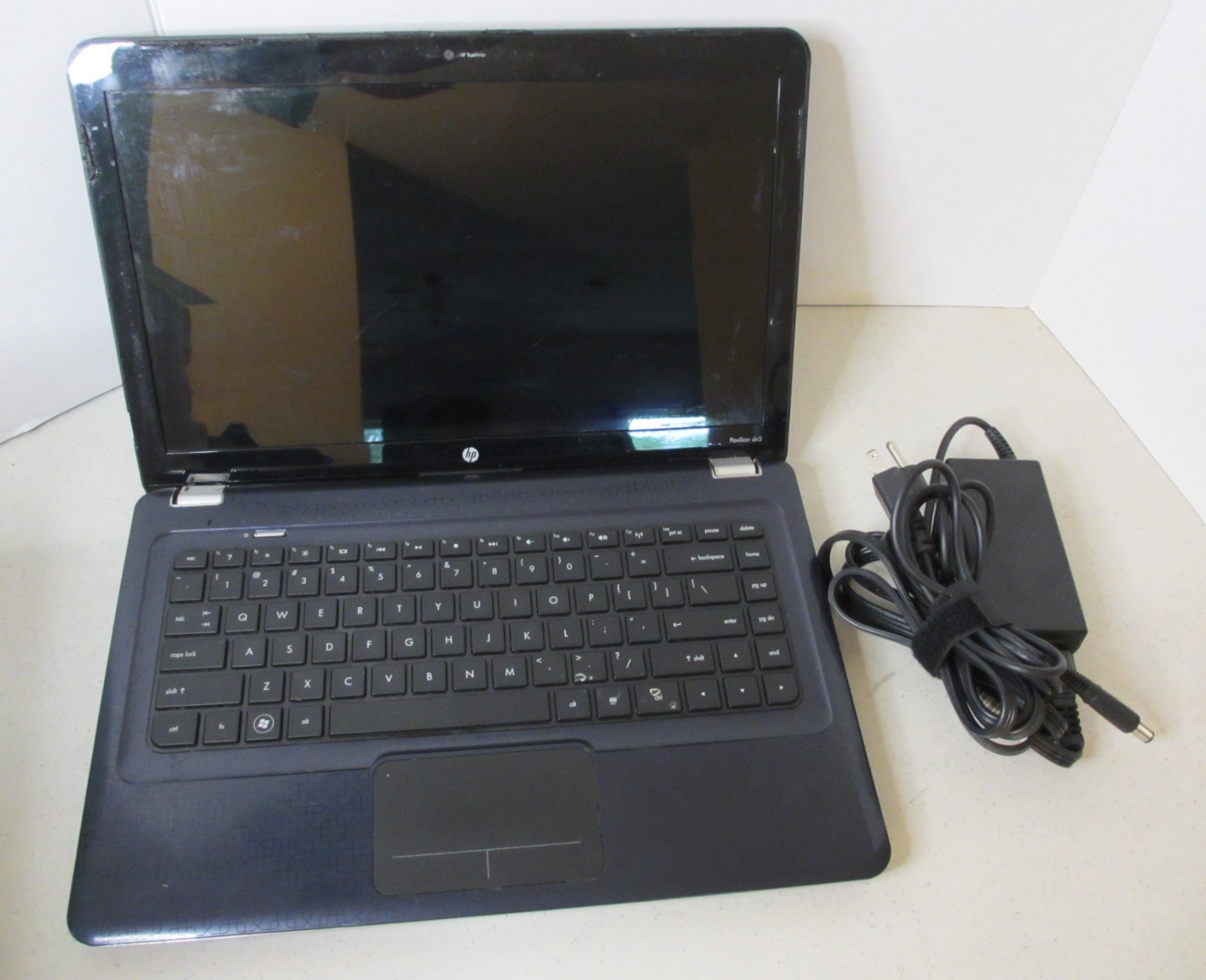 HP Pavilion dv5 Laptop/Notebook PC For Parts/Repair with AC Adapter, AMD 2.4GHz