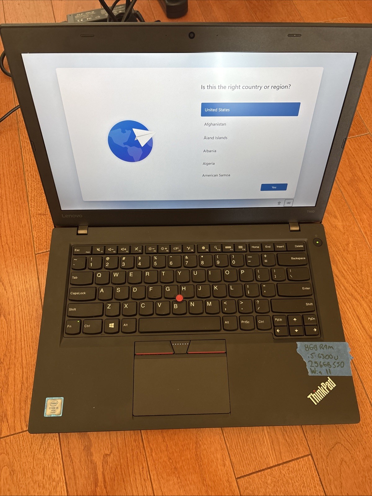 Lenovo ThinkPad T460 14 Inch ( 256GB SSD, Intel Core i5 6th Gen., 2.40GHz, 8GB )