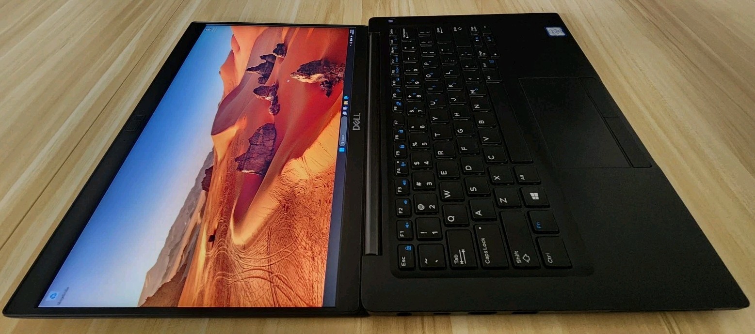 Dell Latitude 7390 13.3″ Touch, 500GB M.2, Intel i7 8th Gen 4.2 GHz, 8GB DDR4