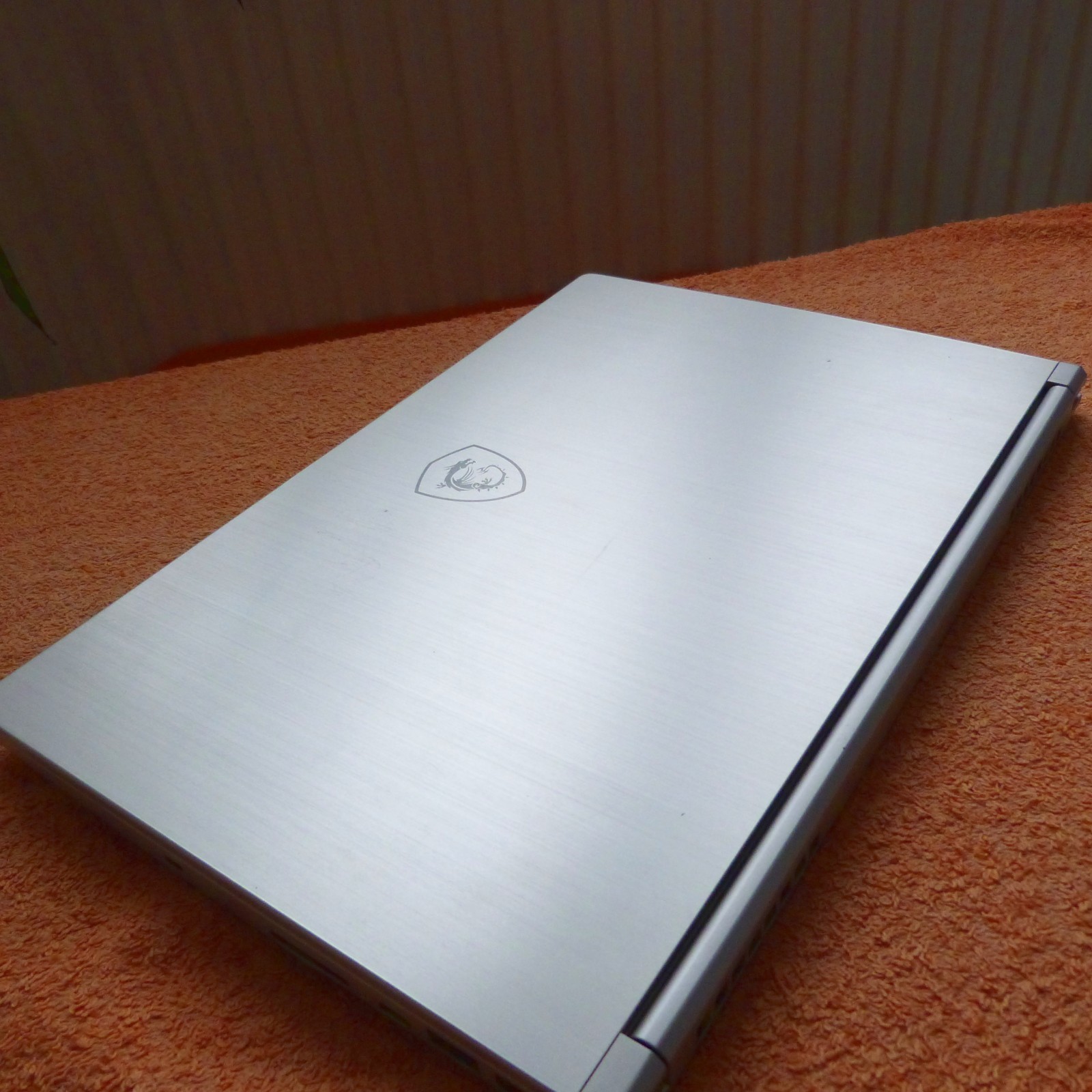 MSI Prestige 14 PS42 FULLHD RGB ULTRABOOK METAL l SSD Windows 11 I i7 8G NVIDIA