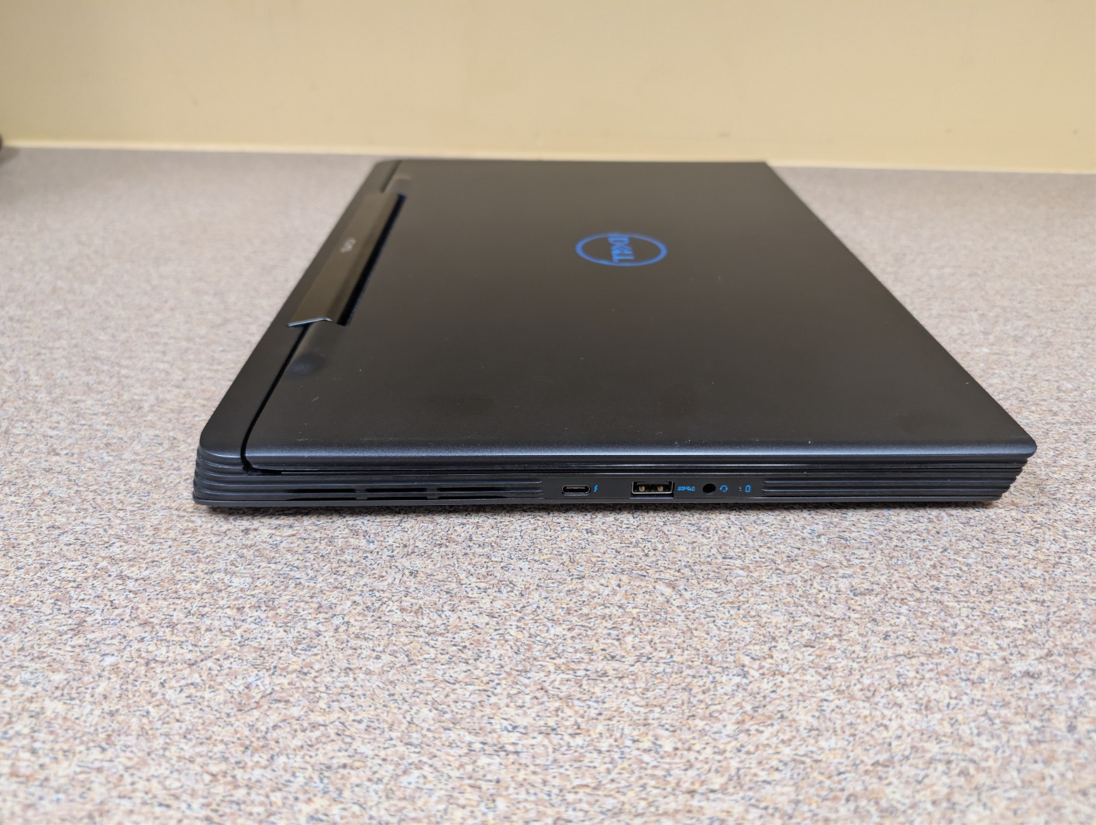 Dell Gaming Laptop G5 5590 – Intel i7-9750H, 16GB RAM, Geforce 2060, 512GB