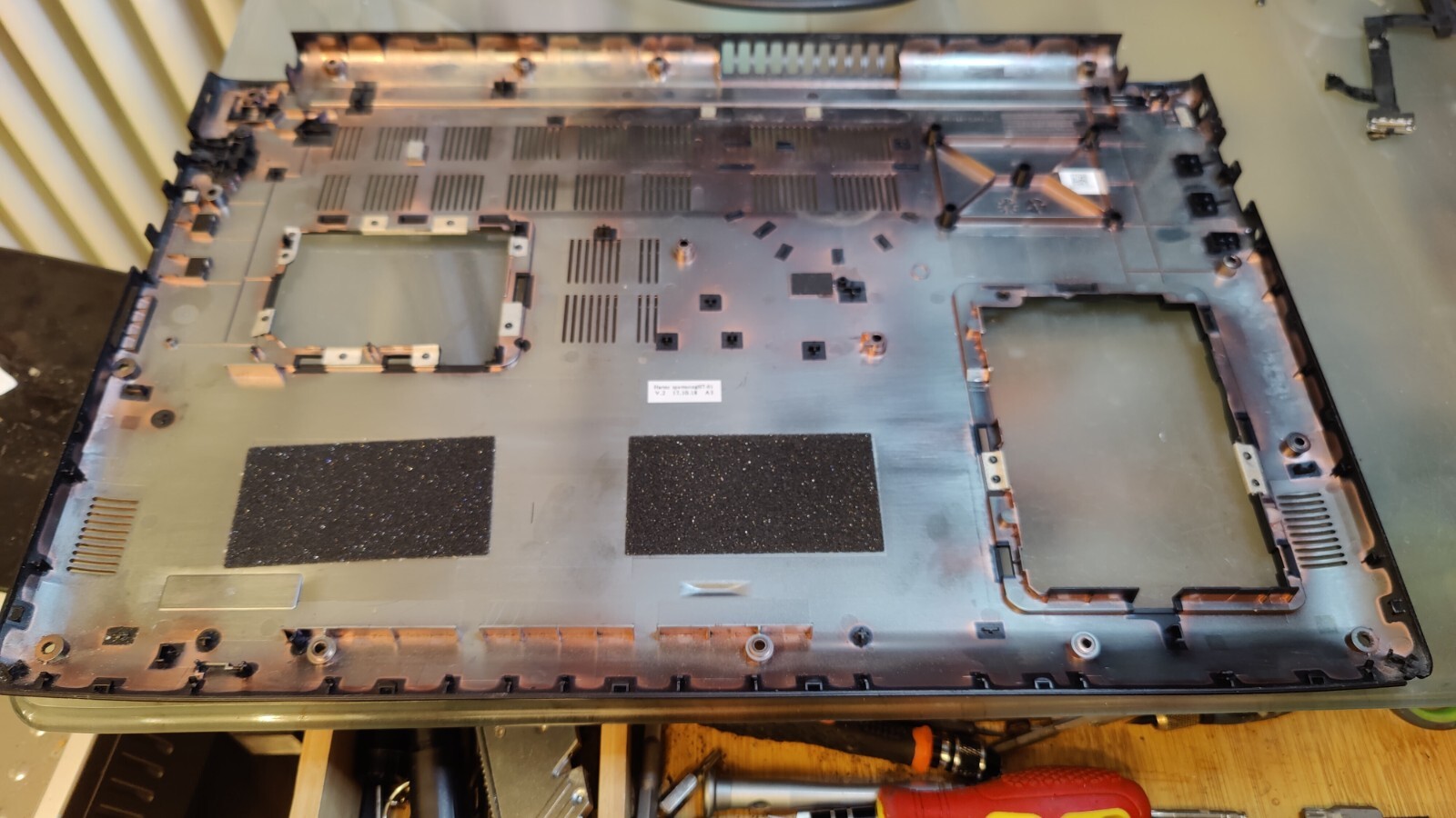 ACER A515-51 A515-41 A615-51 SCOCCA INFERIORE BOTTOM CASE AP20X000300