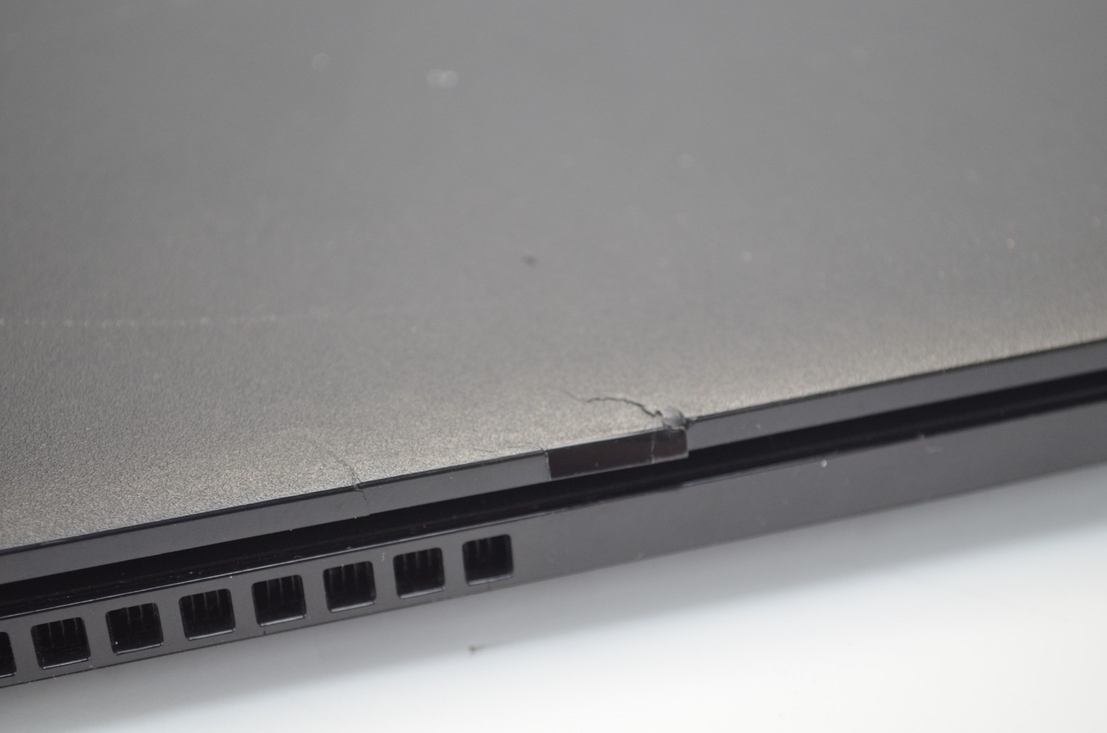 Dell Latitude 3400 14″ i5-8265U 1.6GHz 8GB RAM 256 M.2 Good Batt Win11 GRADE B