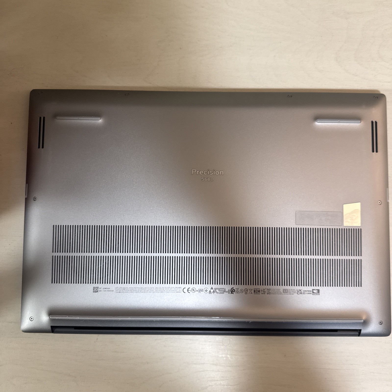 Dell Precision 5680 i7-13800H RTX 3500 Ada 12GB 32GB DDR5 1TB SSD 16″ FHD+