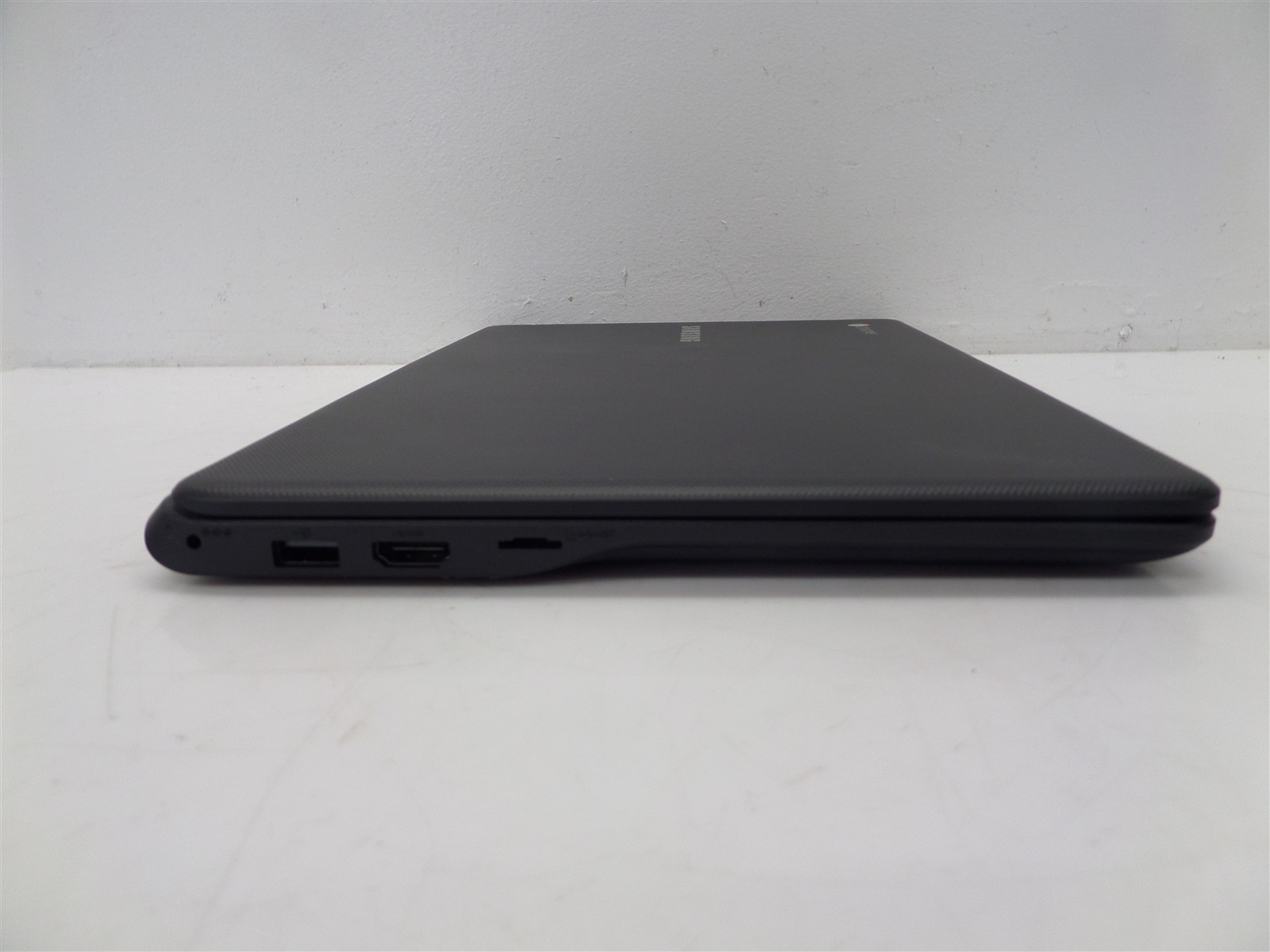 Samsung Chromebook 3 11.6″ XE500C13-K04US 16GB eMMC 4GB RAM N3060 1.6GHz CPU