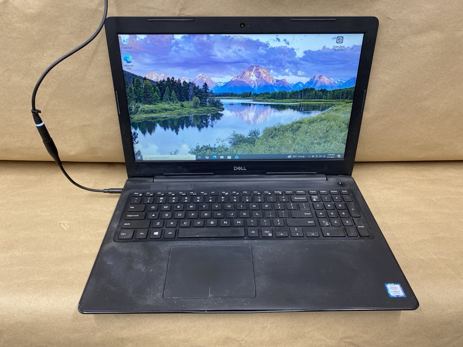 Dell Latitude 3590 – 15.5″ HD – i7-8550U – 8GB – 256GB SSD – Win 10 Pro – READ