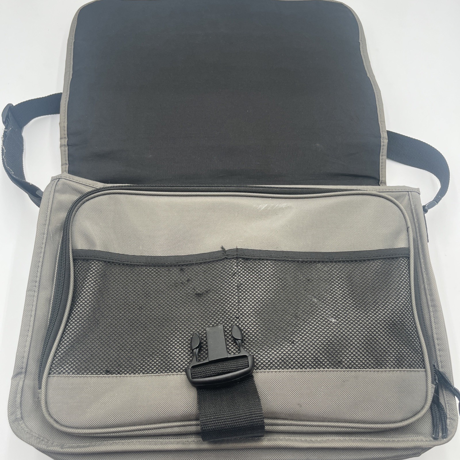 Laptop Gateway SA1 M Series DVD-RW With Solo Laptop Case *FOR PARTS READ*