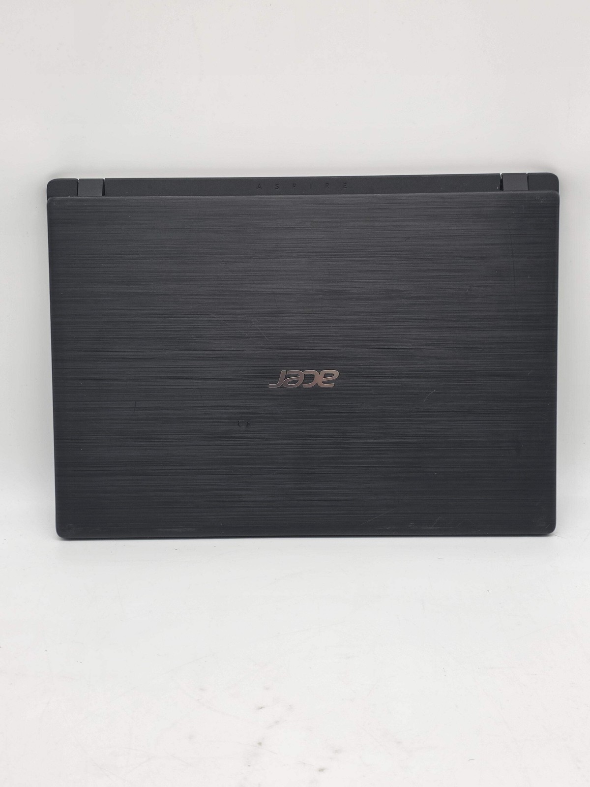 Acer Aspire 1 14″ Celeron N4000 4GB 64GB SSD Laptop Parts Only (Bad Battery)