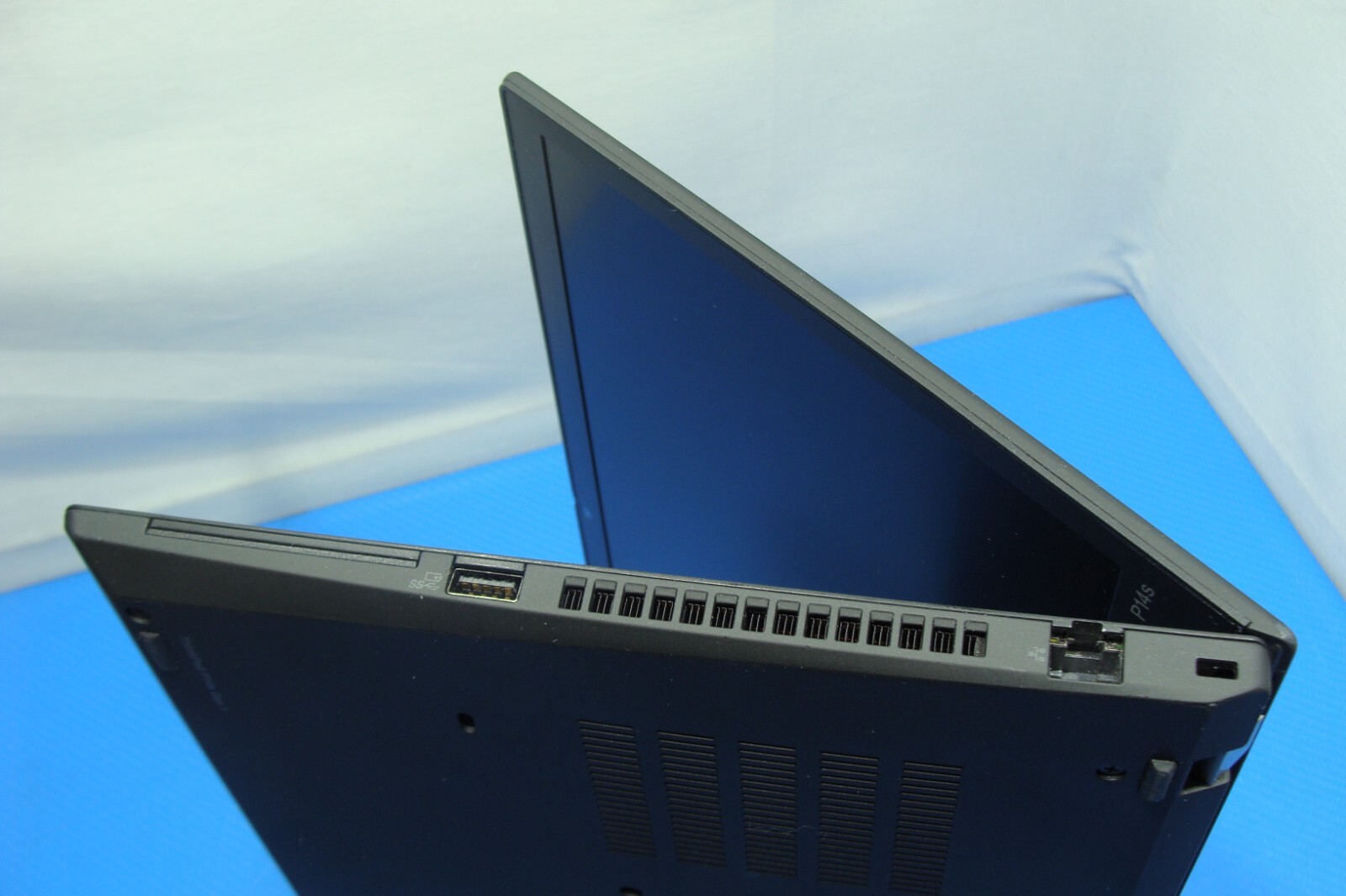Lenovo ThinkPad P14s Gen 1 Laptop 14″FHD core i7-10510U 16GB 512GB P520 Win10Pro