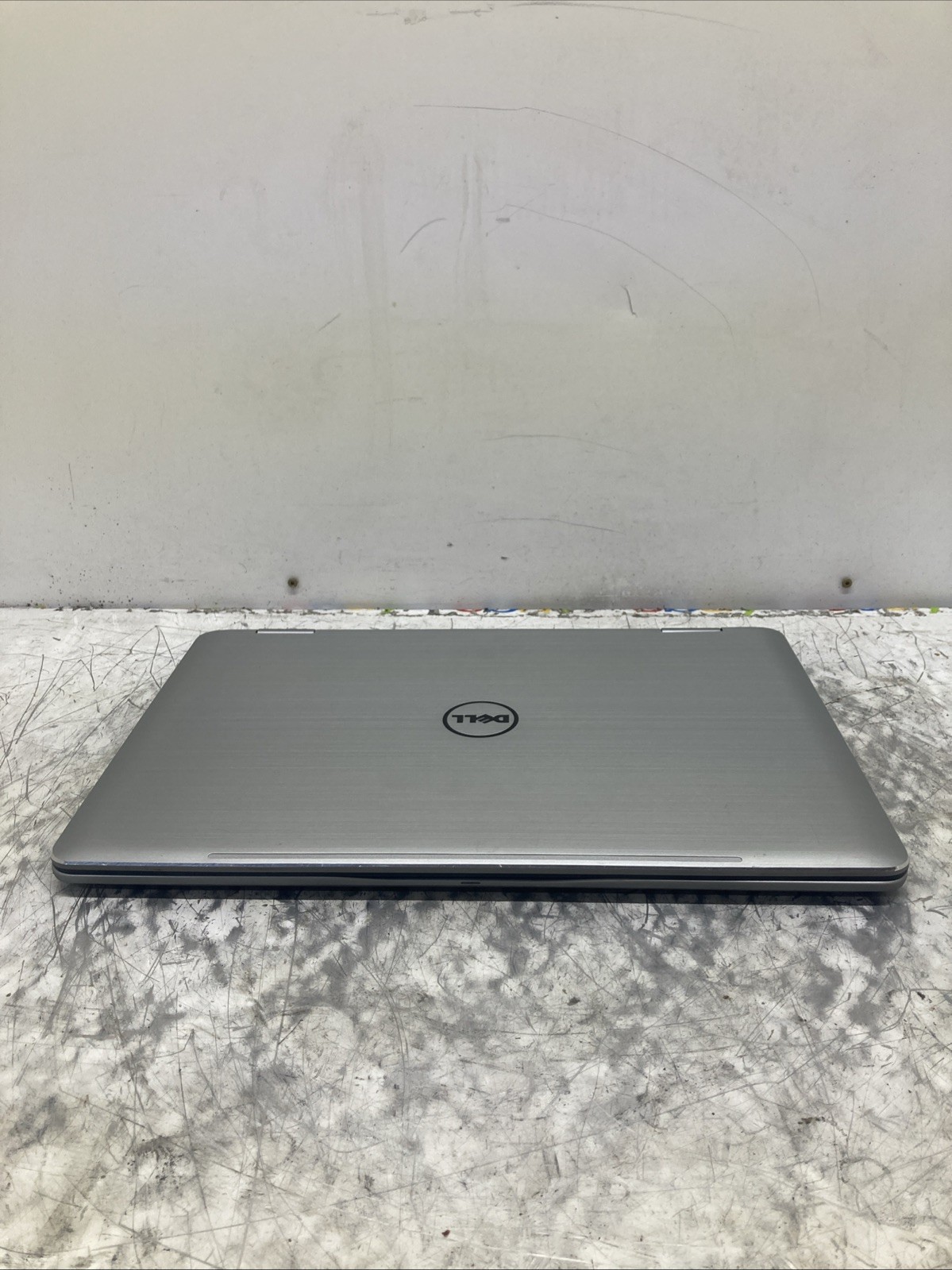 Dell Inspiron 17-7779 i7-7500U 2.70GHz 4GB no HDD Boot to BIOS