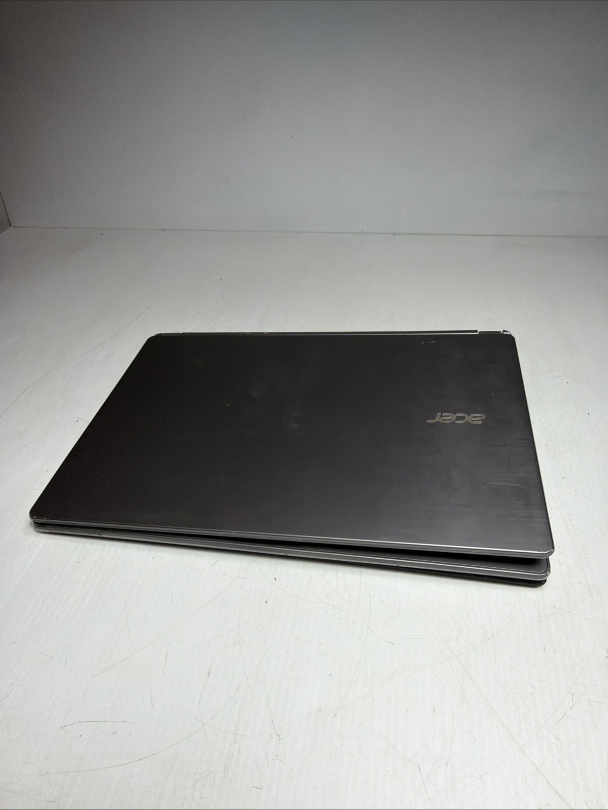 Acer Aspire V7-482PG 14″ Laptop i5-4200U 4gb Ram No Drives Boots Bios Hinge