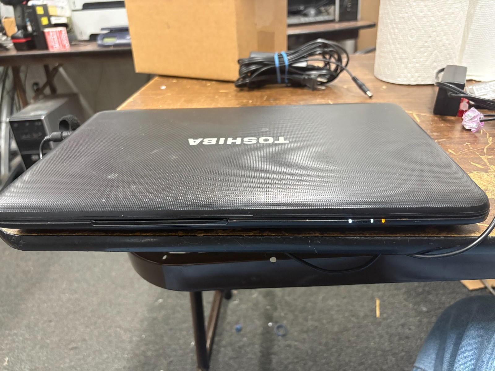 Toshiba Satellite C855D- S5340 AMD E1-1200 APU @1.40GHz 4GB RAM No OS No HDD