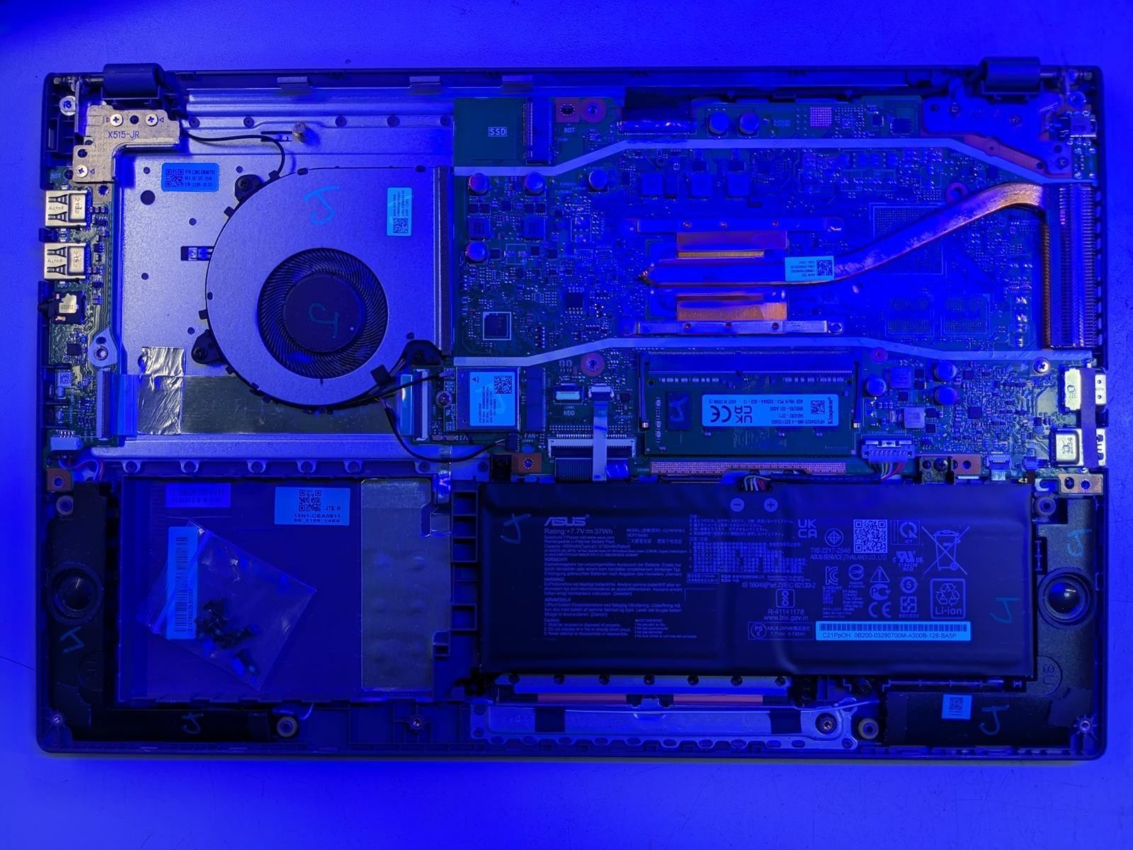 ASUS VIVOBOOK X515EAU i3-1115G4 @ 3.00GHz, 8GB RAM, NO HDD/OS