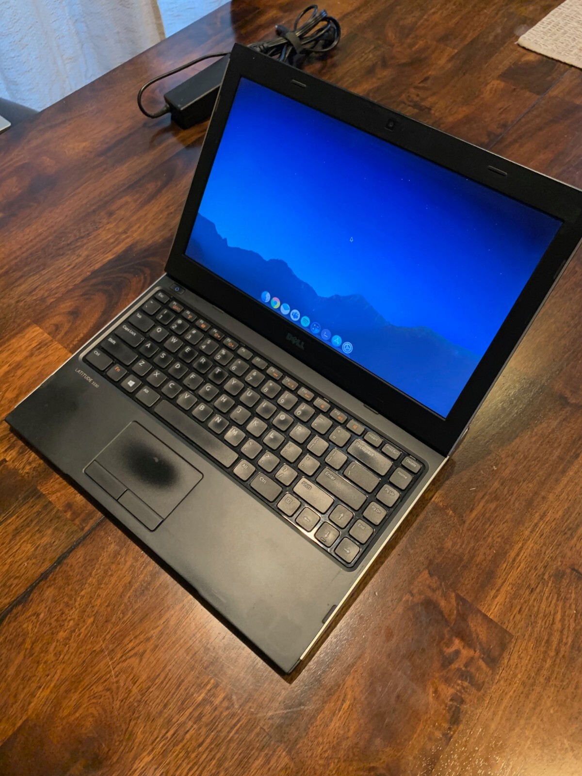 Dell Latitude 3330 Laptop – Silver/Black – 8gb RAM / 240gb SSD – Good Condition