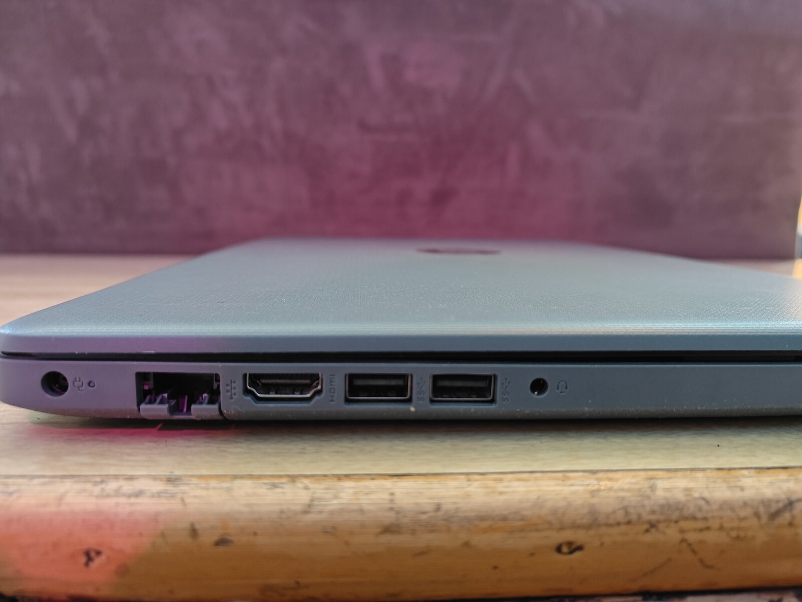 HP Laptop 15-DA0xx 15.7 in, 1TB , Intel Core i7-7500u, 2.7GHz, 8GB, Charger