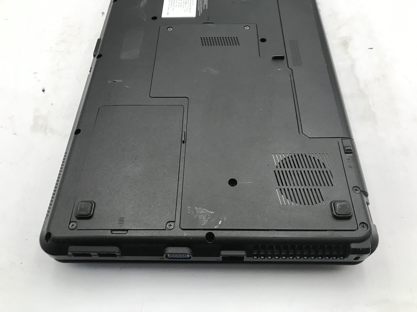 LENOVO G550 – FOR PARTS/BROKEN LCD – INTEL PENTIUM – NO RAM -READ DESCRIPTION-BB