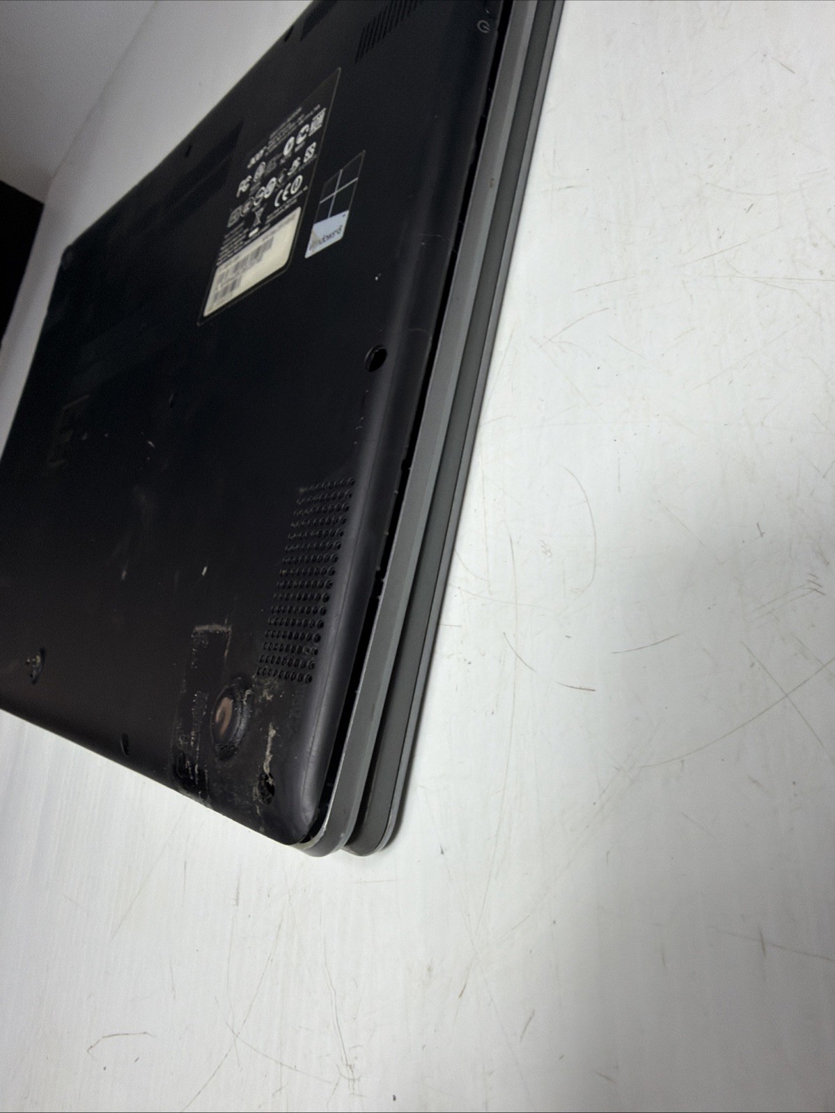 Acer Aspire V7-482PG 14″ Laptop i5-4200U 4gb Ram No Drives Boots Bios Hinge