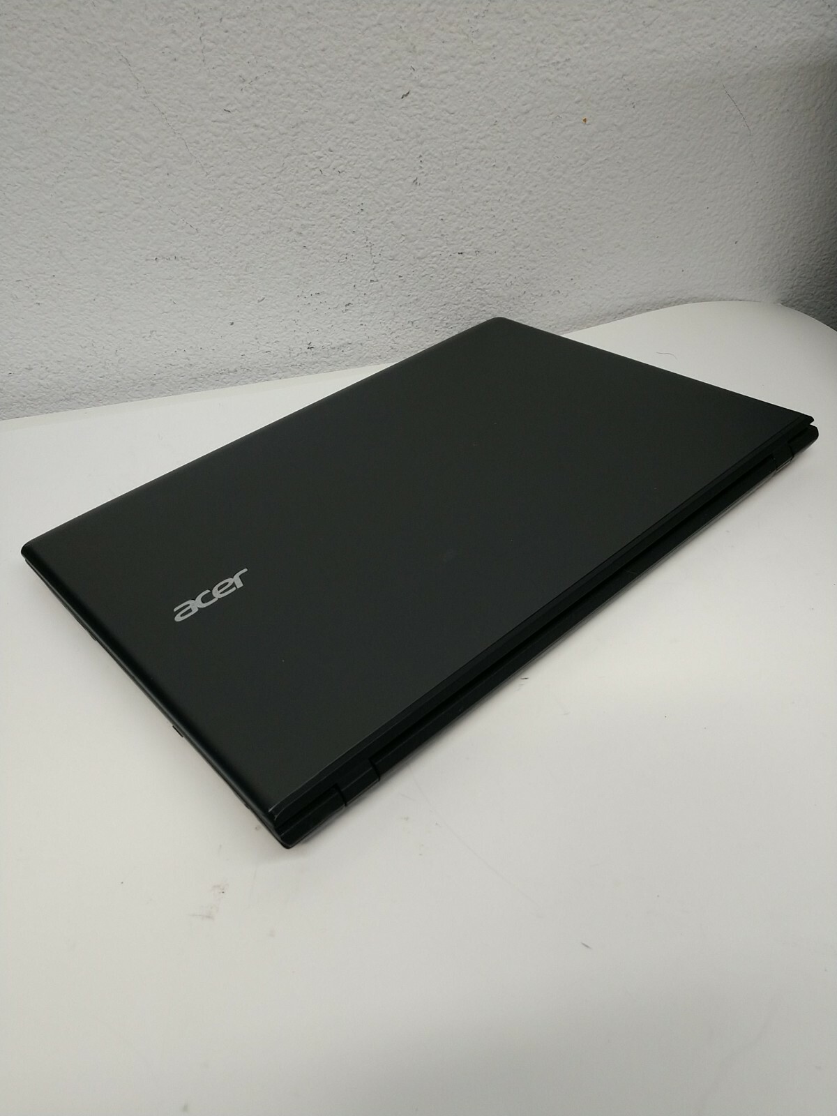 Acer Aspire E5 575 TOUCH Intel Core i3-6100U 2.3GHz 6GB 250GB SSD DVD Win10 READ