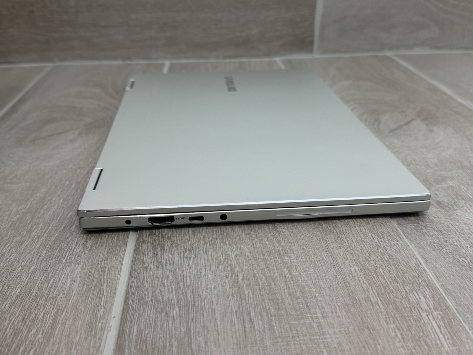 Samsung Galaxy Boox Flex Alpha 13.2” Touch Core i7-10510U 12GB RAM 512GB NVMe