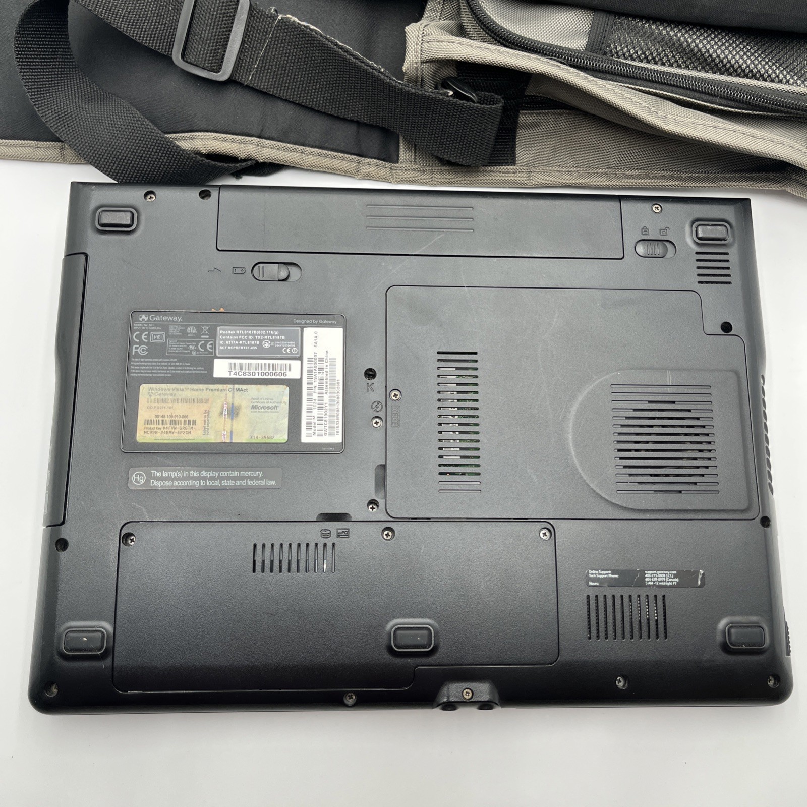 Laptop Gateway SA1 M Series DVD-RW With Solo Laptop Case *FOR PARTS READ*