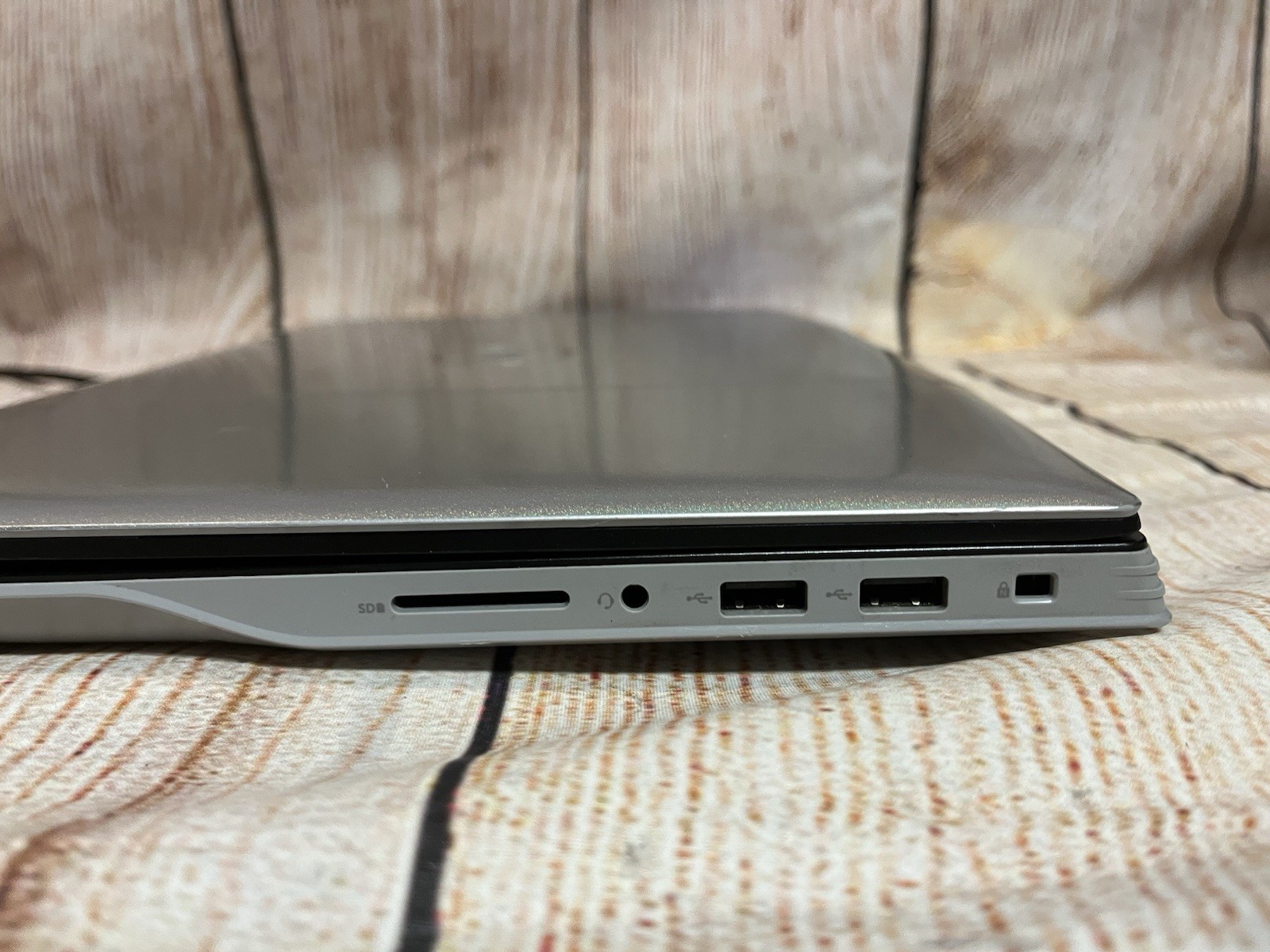 Dell G5 G5s 5505 Gaming Laptop 15.6″ AMD RYZEN 5 8GB 256GB