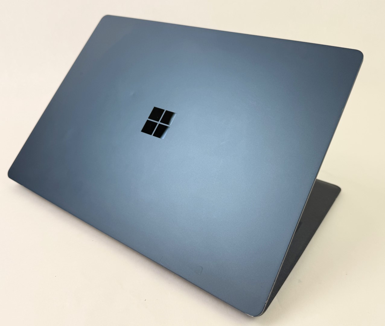 Microsoft Surface Laptop 2 1769 13.5″ NON-Touch i5-8250U 8GB 256GB W11H – Issues