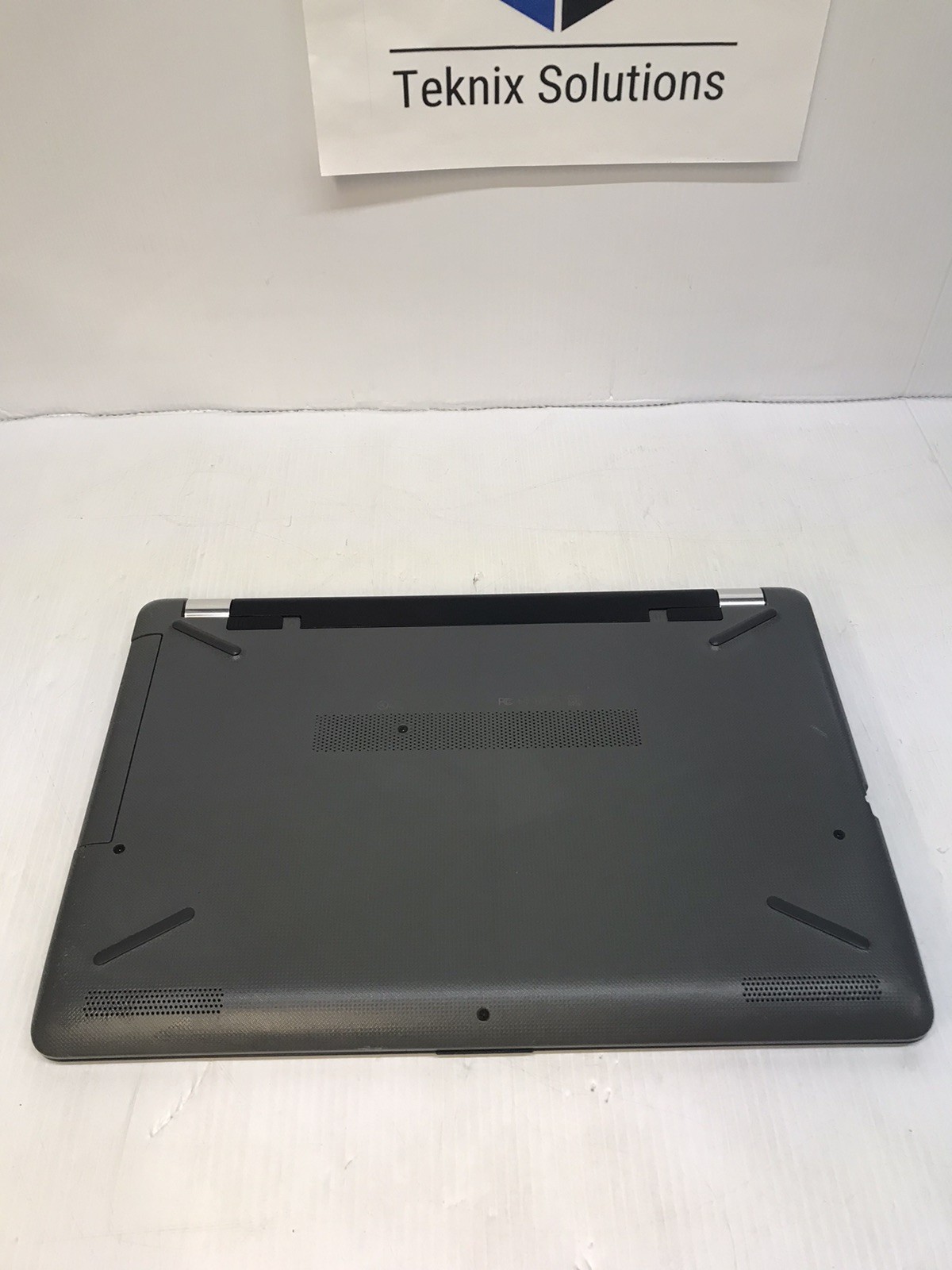 HP 15-bs059od Intel Core i3 7th Gen. 8GB RAM NO HDD Broken Screen *Read*