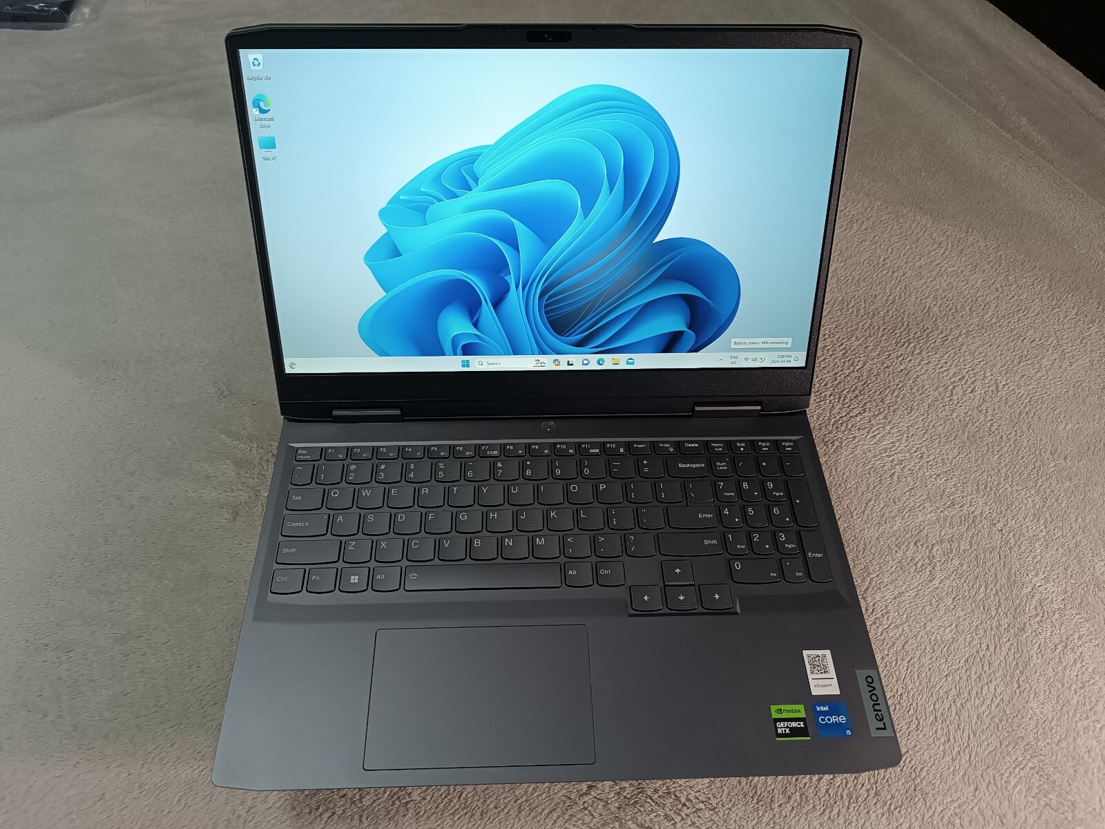Lenovo LOQ Gaming 15,6 LCD Intel i5-13420H 512SSD 8RAM RTX 3050 6GDDR
