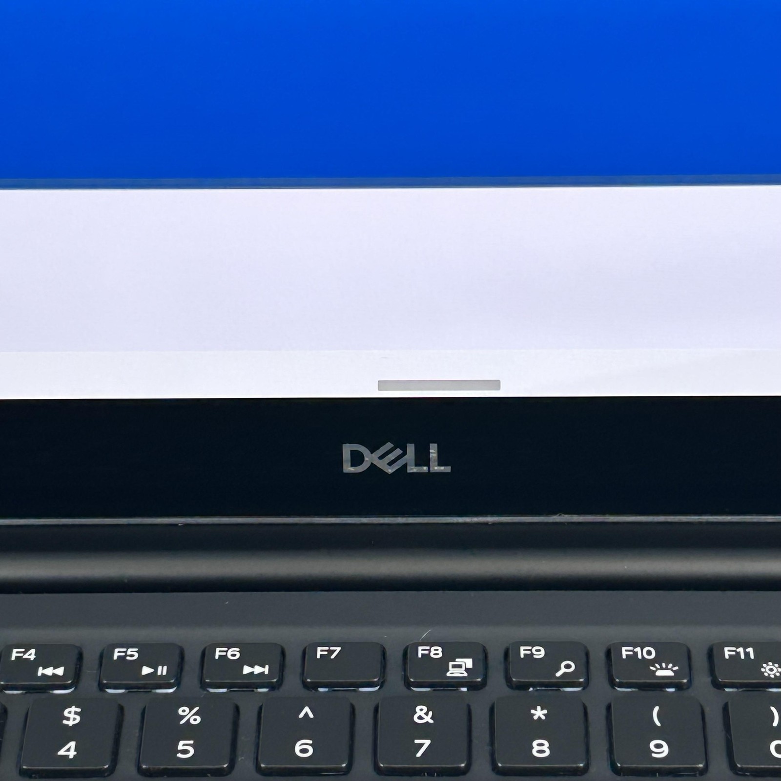 Dell XPS 15 7590 4K i7-9750H 2.60GHz 32GB 1TB SSD GTX 1650 HARD TO PRESS KEYS