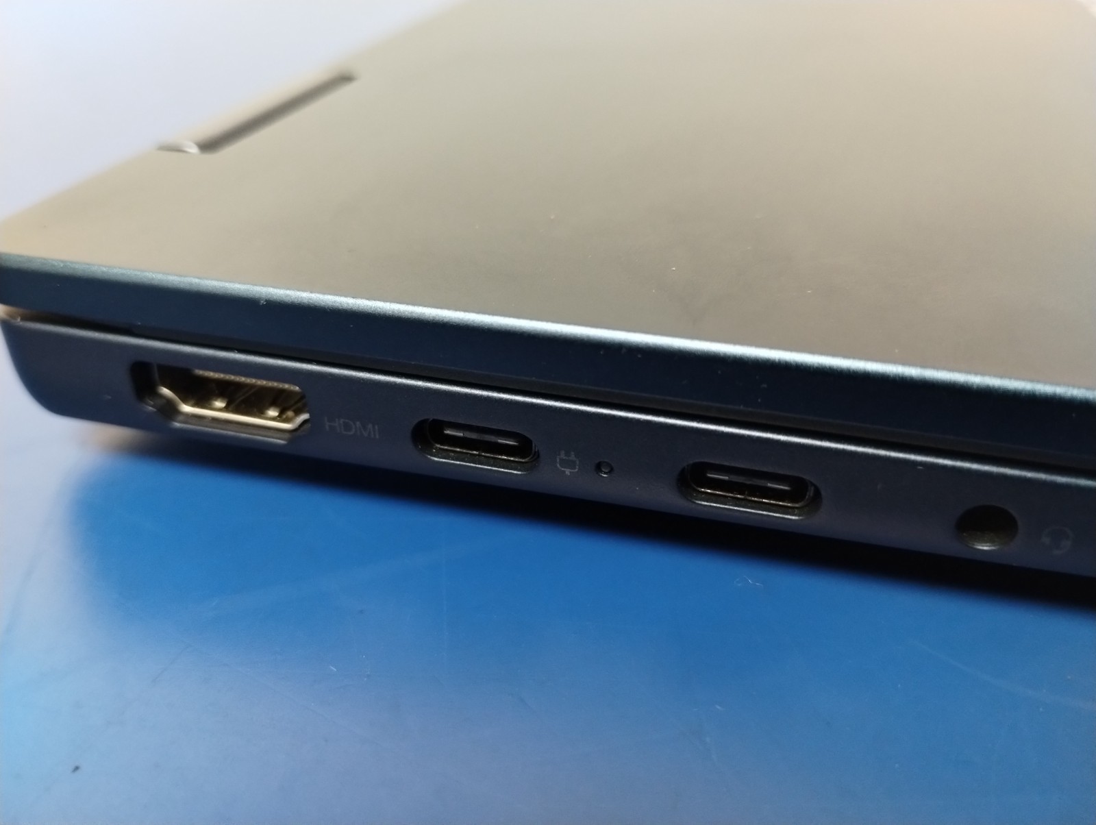 LENOVO IdeaPad 5 2-in-1 14AKP10, AMD Ryzen AI 7 350, 16 GB RAM, 1 TB NVMe SSD