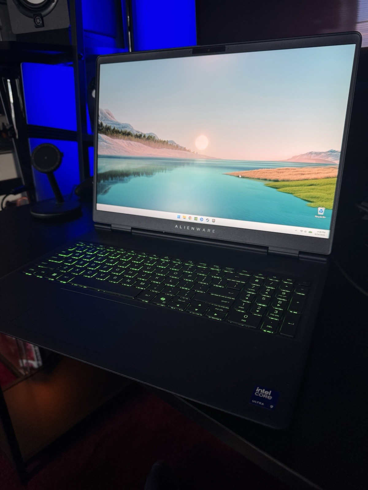 Alienware 16X Aurora Gaming Laptop Intel Core Ultra 9 275HX 32GB 2TB SSD RTX5070