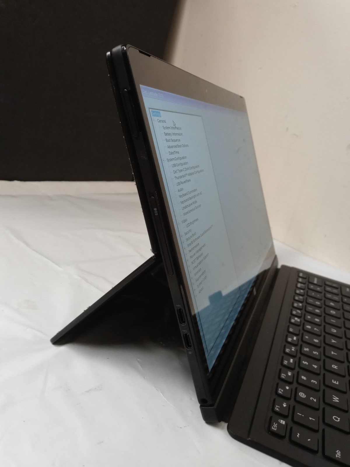 Dell Latitude 7275 – 12.5″ FHD, 1.10GHz m5-6Y57, 8GB RAM, 0GB SSD NO OS