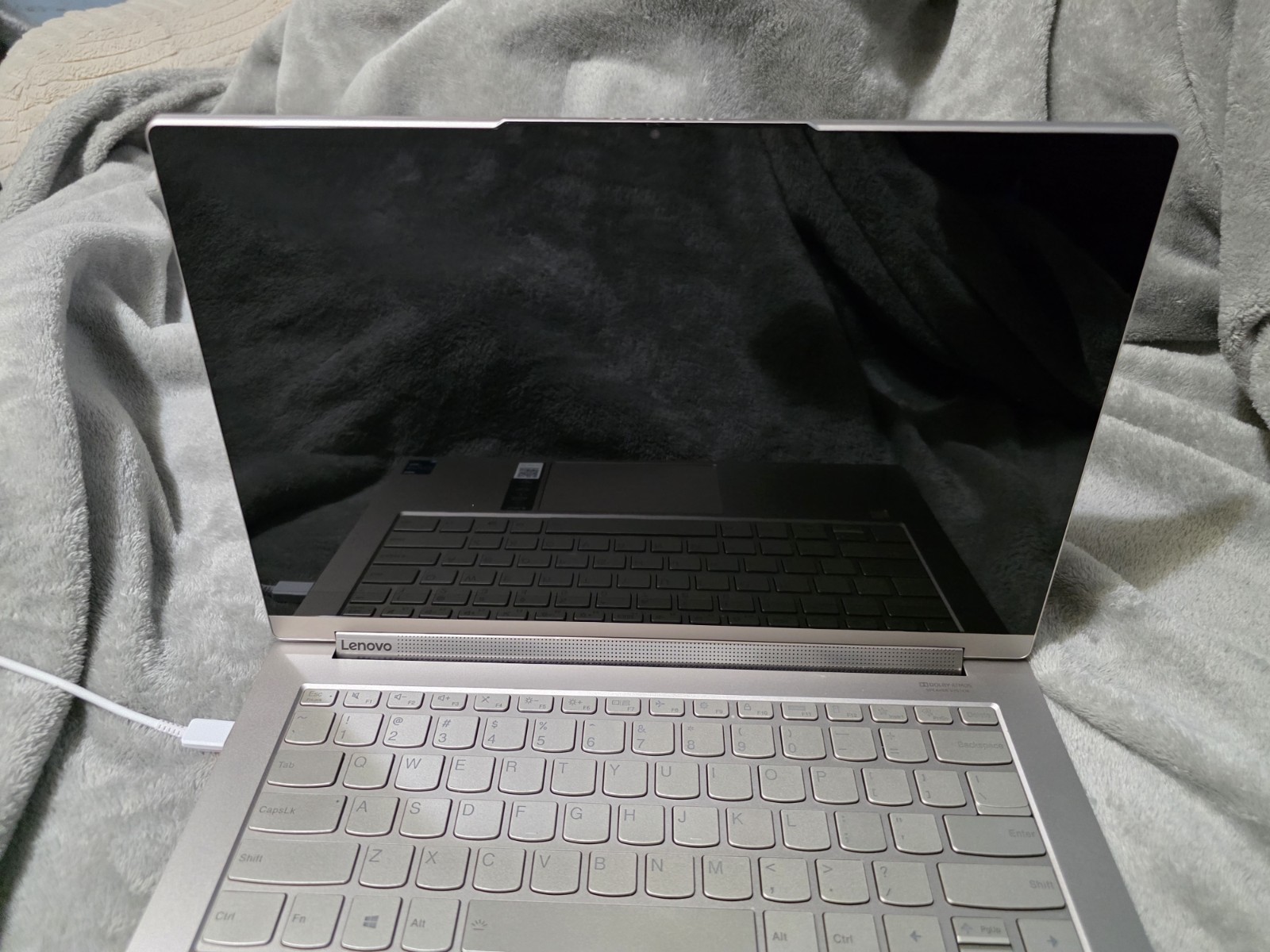 Lenovo Yoga 9i 14-inch Display, Works Excellent! Minor Scratches, Well Cared For
