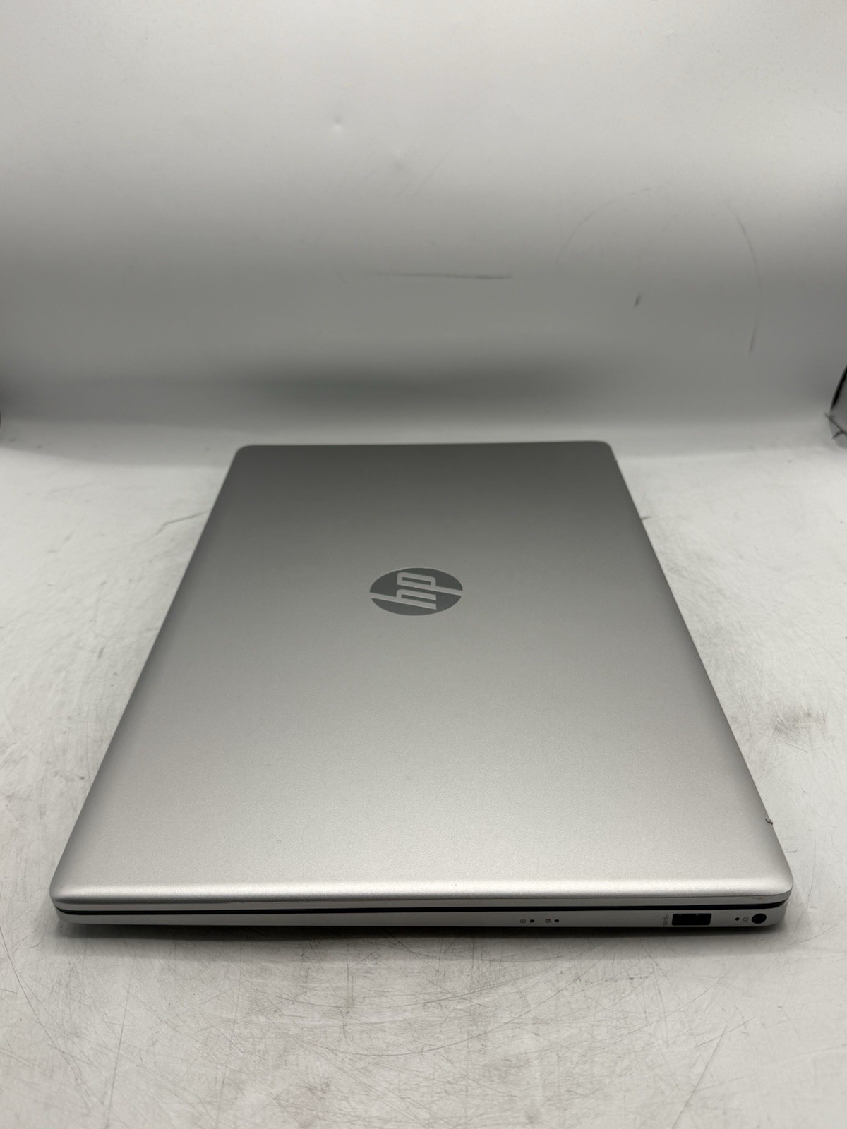 HP 17-CP0035CL 17.3″ Touch Ryzen 5 5500U 2.1GHz 12GB RAM 512GB NVMe Win11