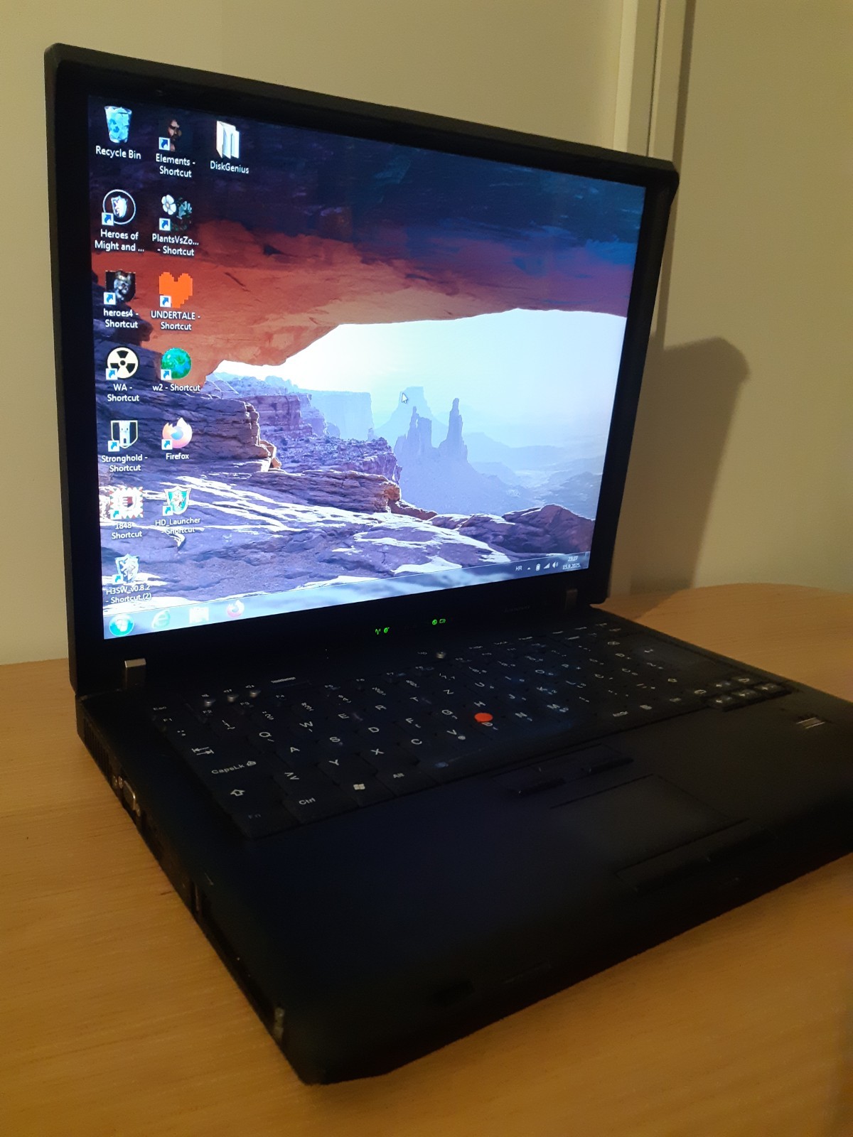 IBM ThinkPad R60 Core 2 Duo 15″ Windows 7 Ultimate