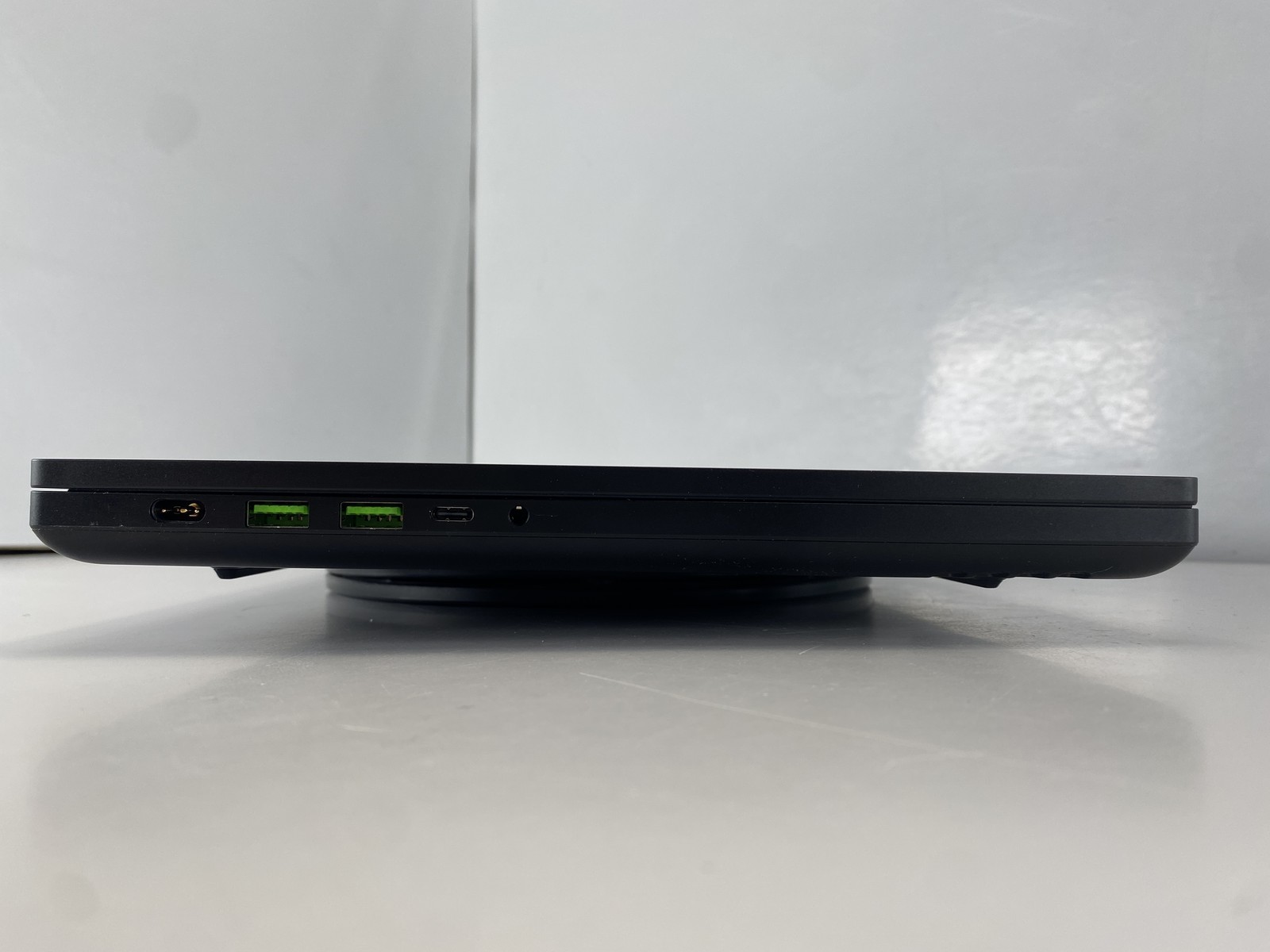 Razer Laptop Blade 16 16″ Intel Core i9-14900HX 2TB RTX 4090- Black