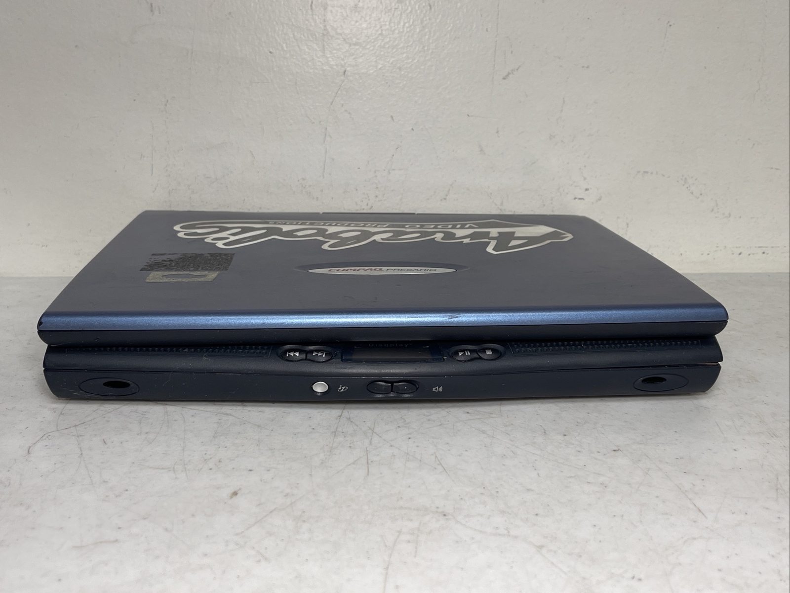 Rare Vintage Compaq Presario 1600 Laptop Pentium II 300MHz – AS-IS, UNTESTED