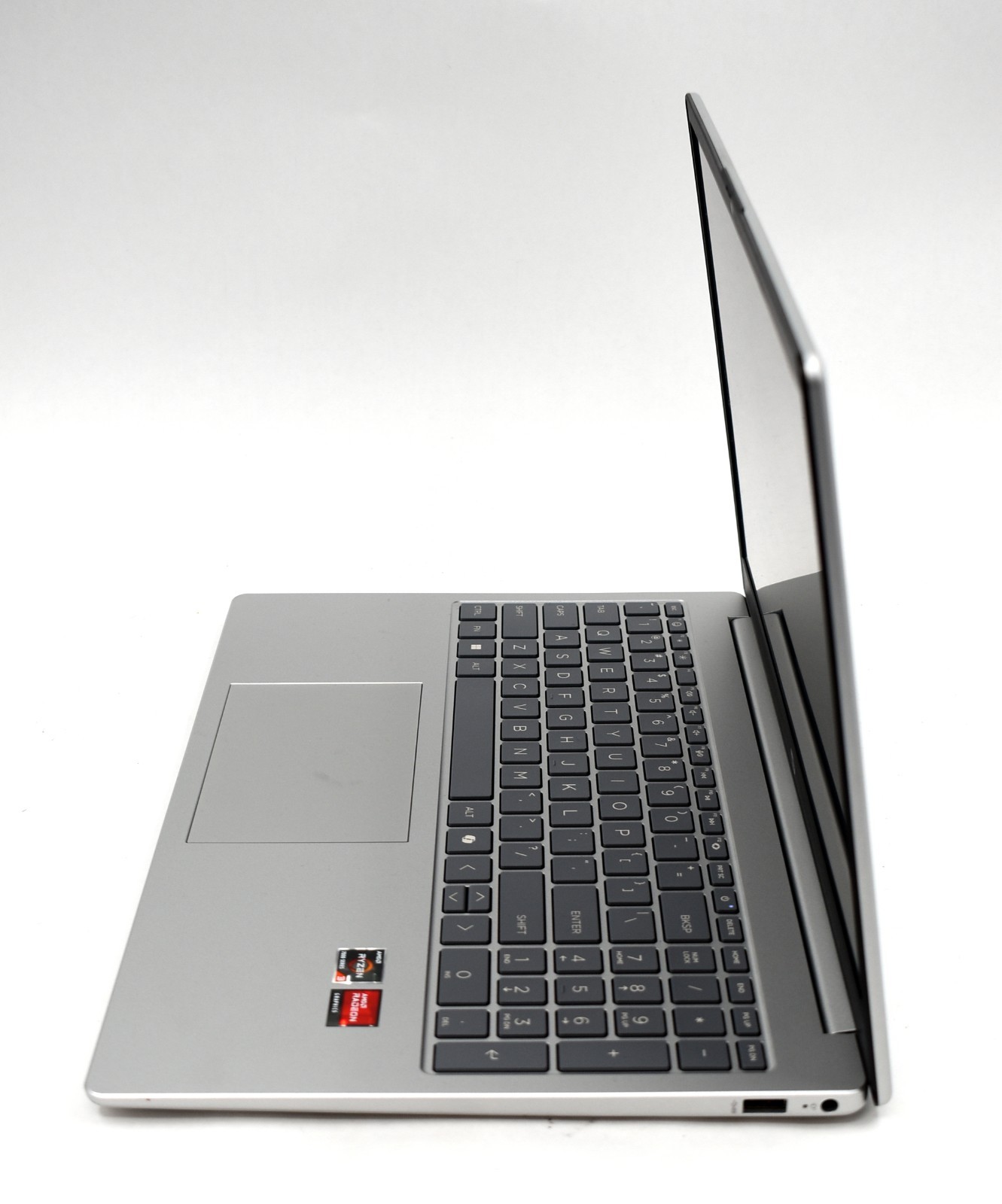 HP 15-fc0399nr Laptop 15.6″ AMD Ryzen 3 7320U 8GB Ram 256GB SSD Win11 Silver