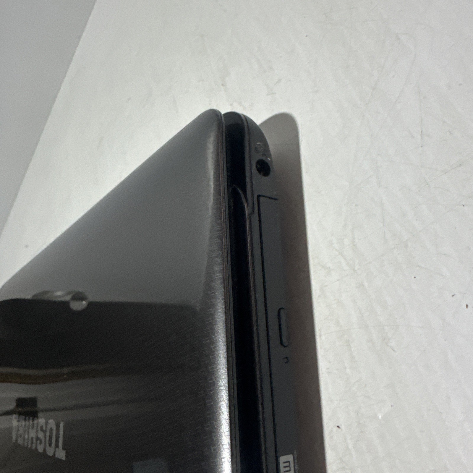 Toshiba Satellite L655 15″ Laptop AMD Athlon II P340 3gb Ram No HDD Boots Bios