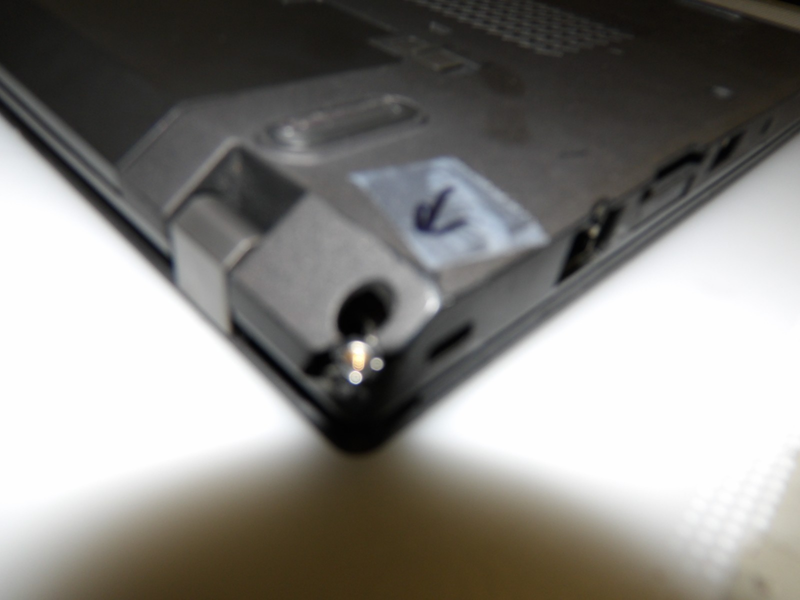 Lenovo ThinkPad X250 i7-5600, 8gb Ram, Laptop NO HDD/OS/ AC READ