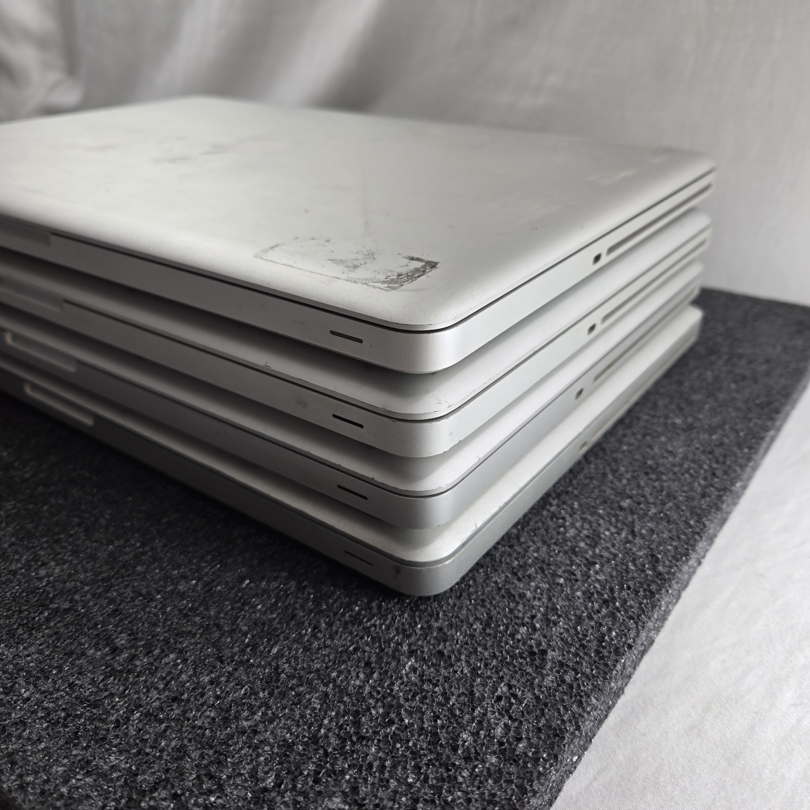 Lot of (4) Apple MacBook Pro A1286 Core 2 Duo – Mixed condition — PARTS