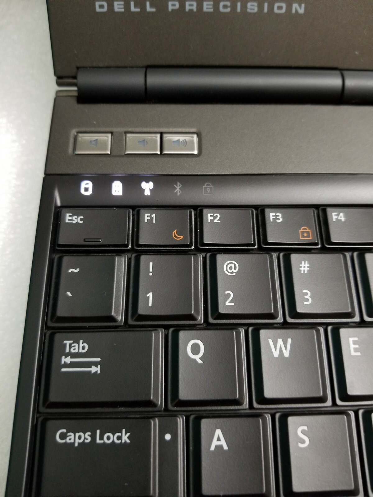 Dell Precision M4600 Laptop i7-2720QM 2.20GHz Redeon 6700M No Ram No HDD Parts