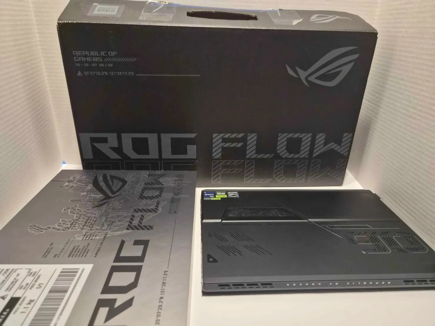 Asus ROG Flow Z13 GZ301 13.4 QHD+TOUCH 2.6 GHz i9-13900H 16GB 1TBSSD WITH STYLUS