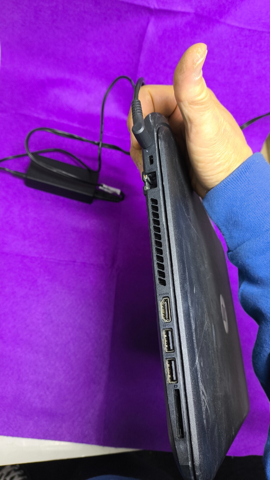 HP 15-1387wm 15.6″ Touchscreen ( AMD A8 @ 2.20GHz, 4GB Ram, 500GB HDD ) Win 10