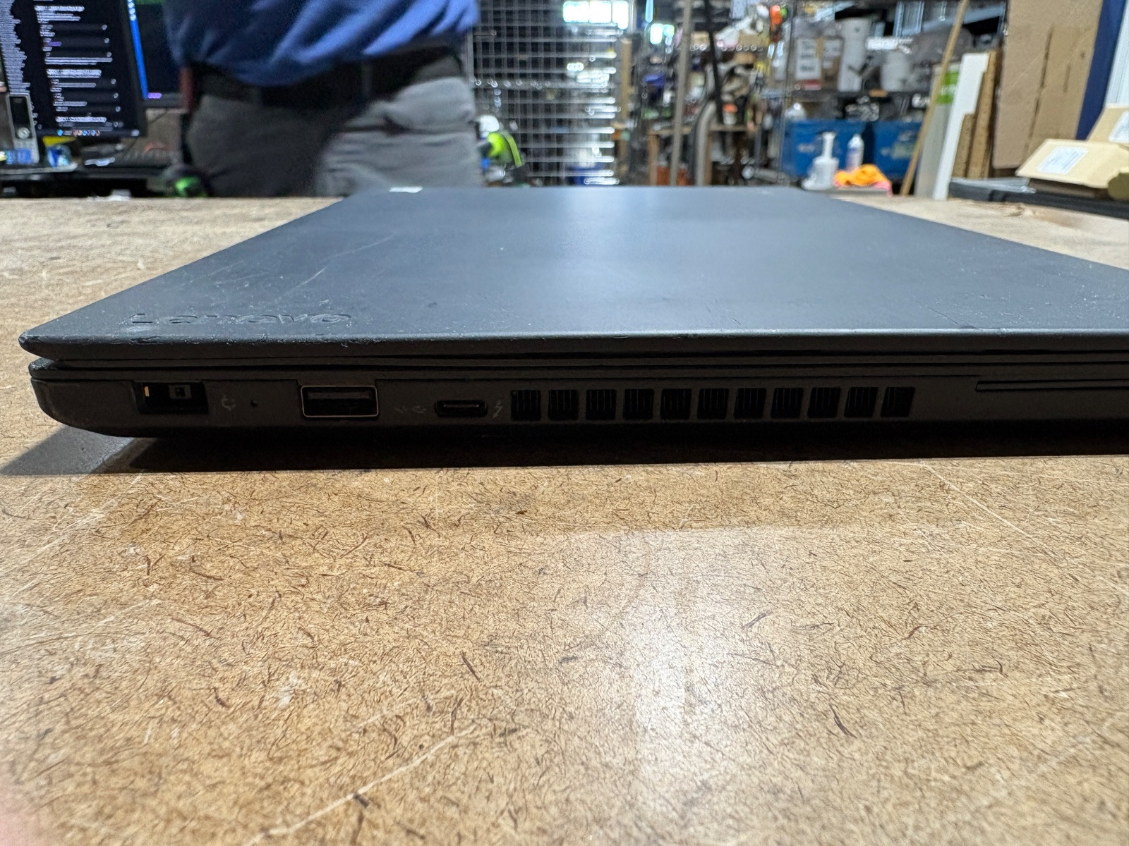 Lenovo ThinkPad T470 14″ FHD i5-6200U 8GB RAM 256GB SSD No OS No Charger