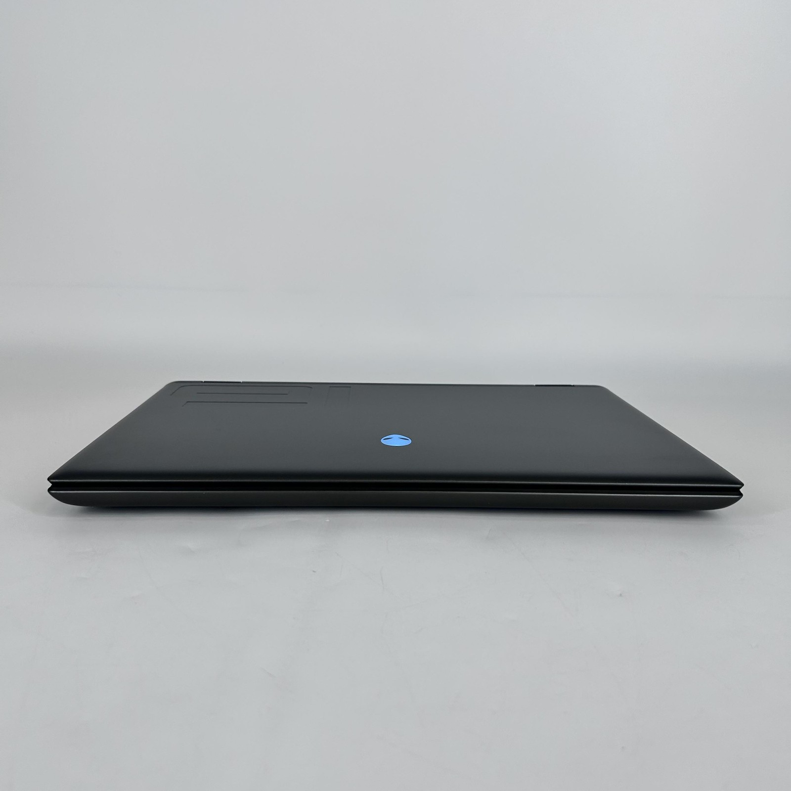 Dell Alienware M16 R2 240Hz QHD+ 2.3 GHz Ultra 9 185H 64GB 2TB SSD RTX 4070