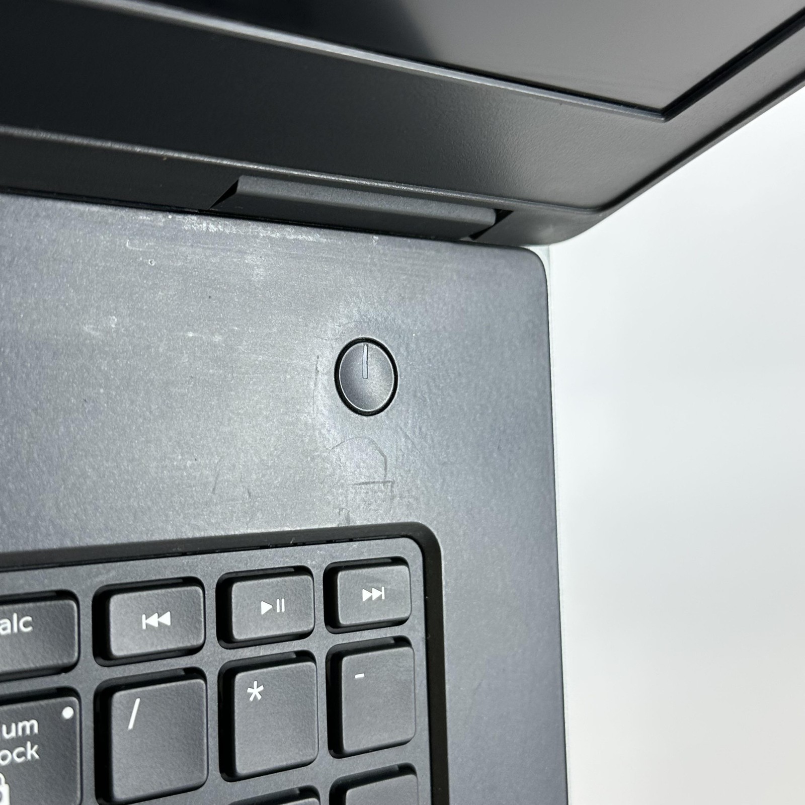 Dell Precision 7730 17.3 4K Xeon E-2176M 2.70GHz 64GB 1TB SSD Missing Trackpoint