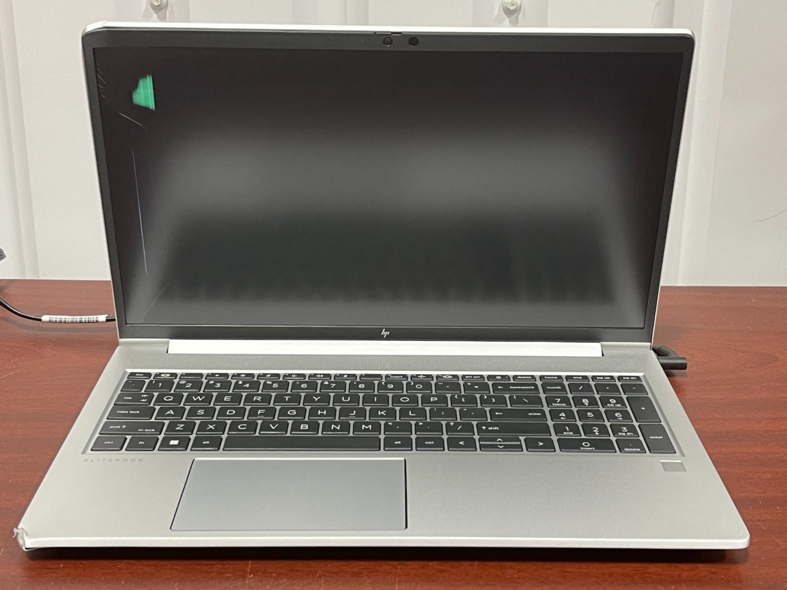 HP EliteBook 655 G10 Ryzen 5 8GB 256GB Wty 9/2/27 – Screen Crack/Bent (READ)