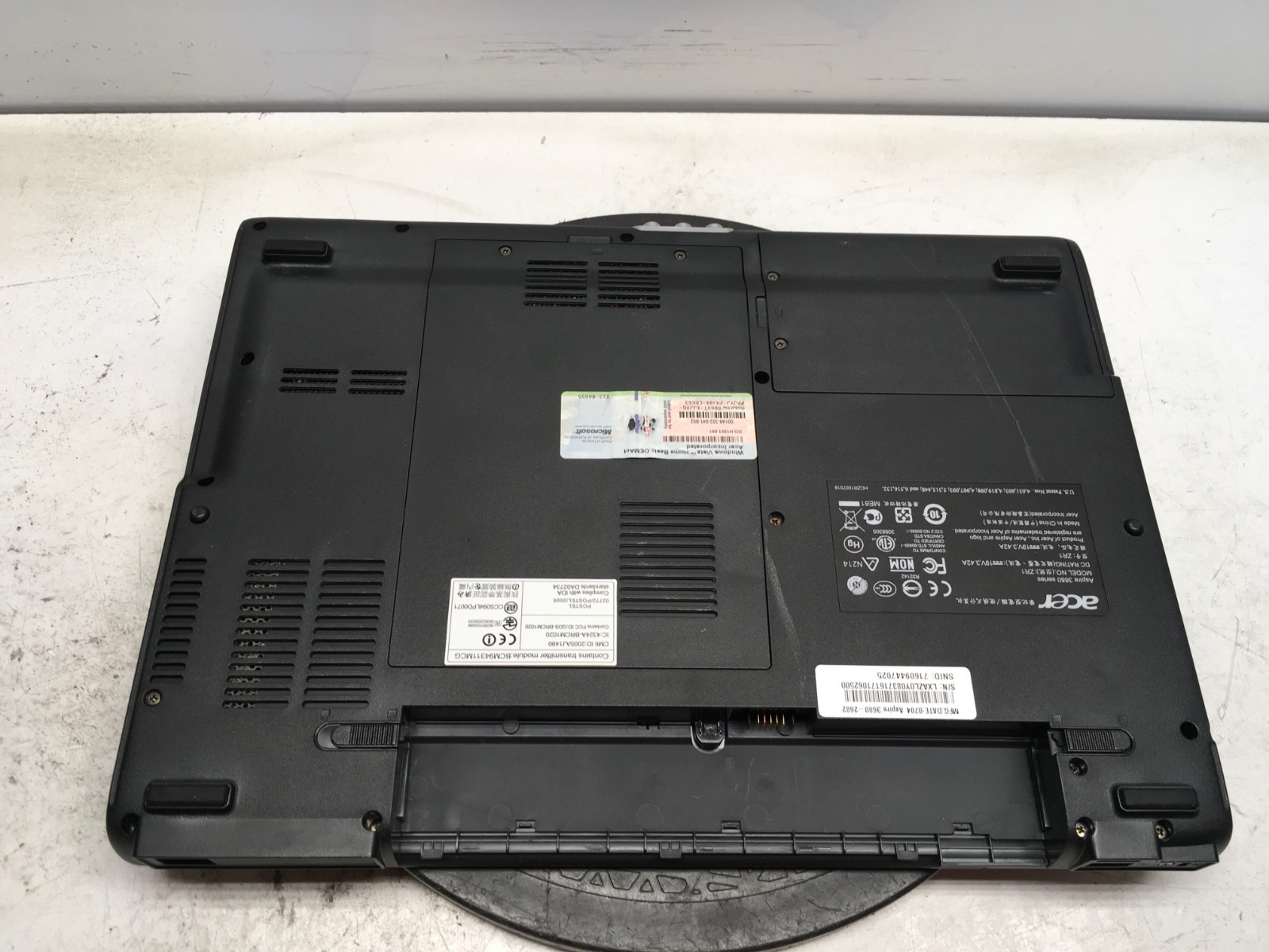 Acer Aspire 3680-2682 Intel Celeron M 440 1.86GHz 502 MB NO HDD *Dim Screen*