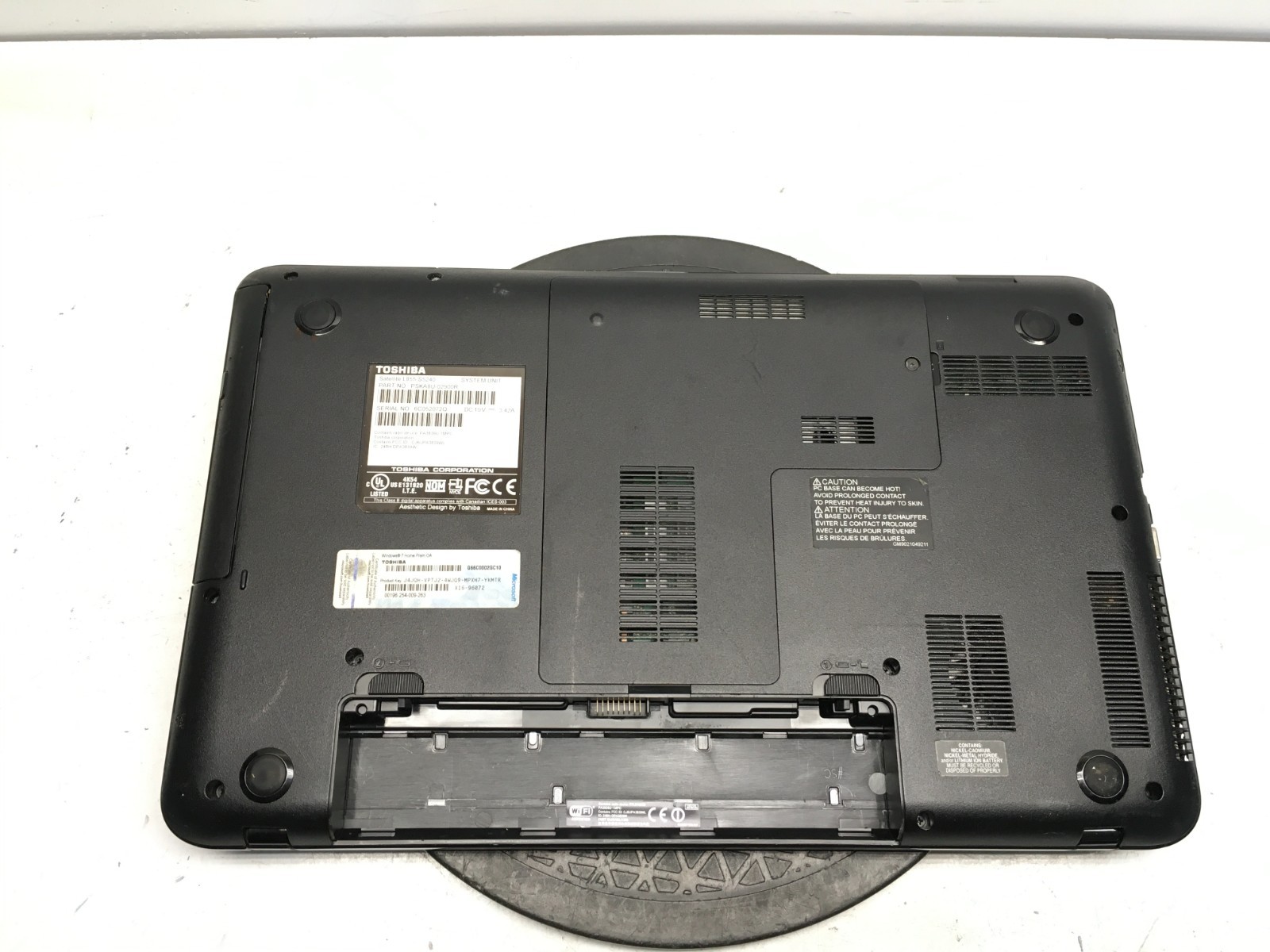 Toshiba Satellite L855-S5240 Intel i5-2450M 2.5GHz 6 GB NO HDD/Battery